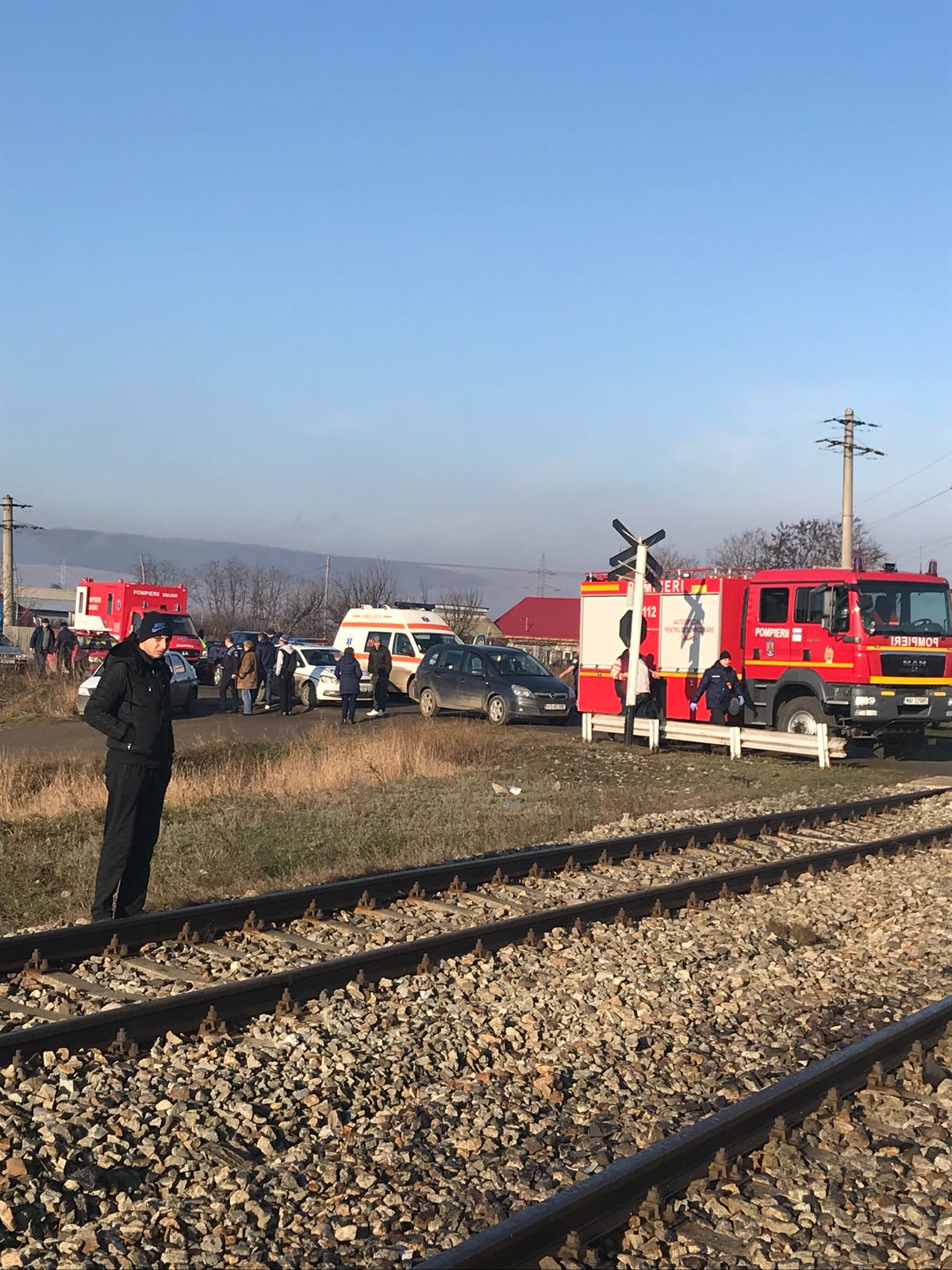 FOTO&VIDEO/ Tânăr mort într-un accident feroviar în județul Vaslui. Alte două persoane, în stare gravă