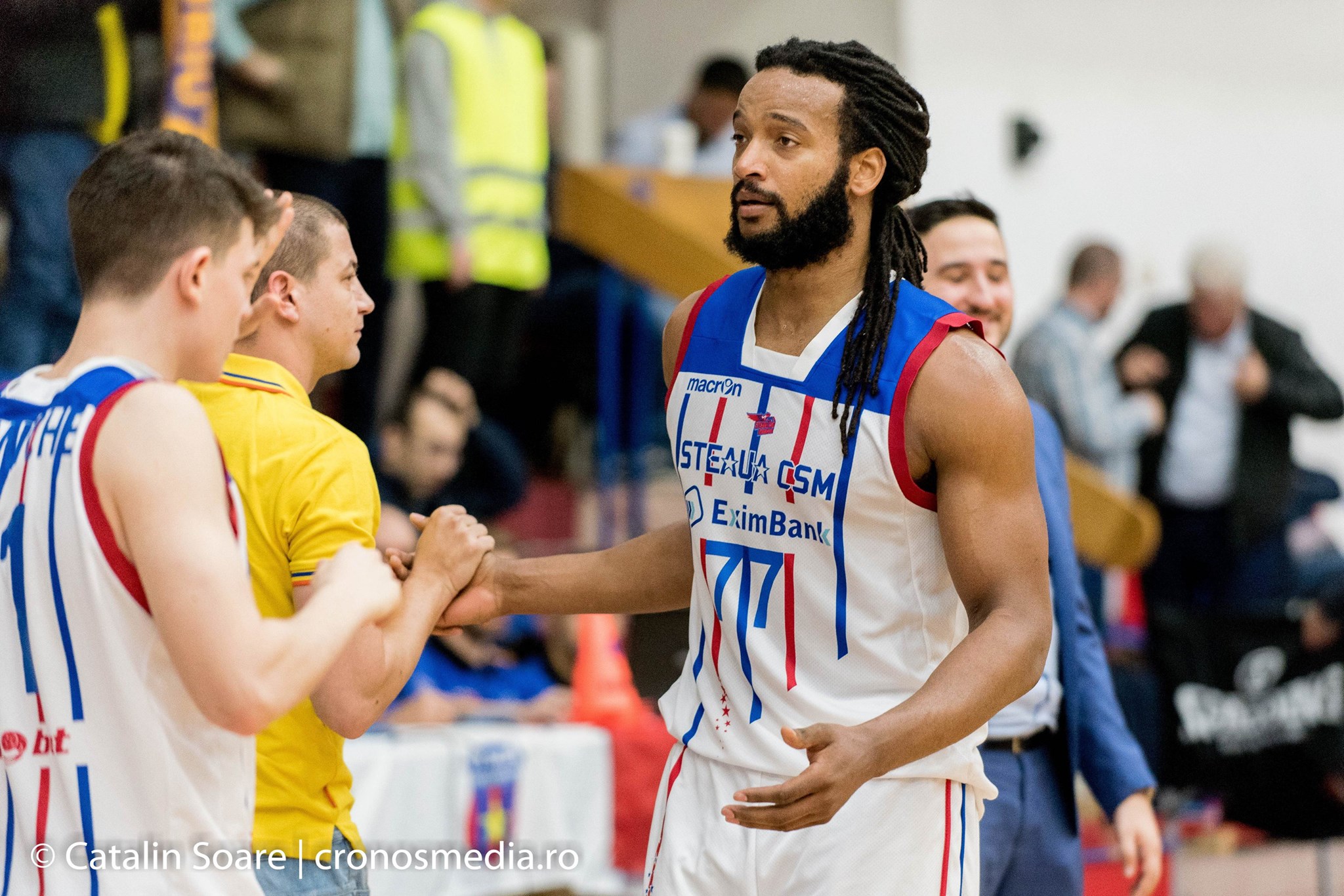 Stelistul Randal Falker e masterchef! Baschetbalistul american a gătit pentru Pro TV. De la ciclism, la camioane, de la look-ul rasta - la Shaq | FOTO