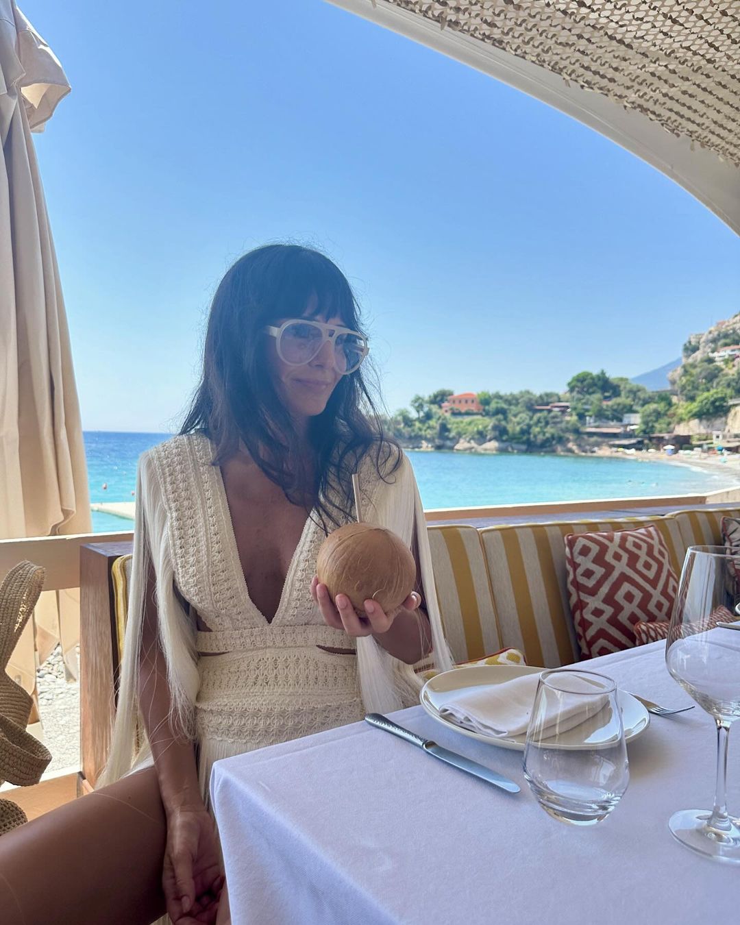 „Asta trebuie dat altora”. Citatul care a apărut pe pagina de Instagram a Danei Budeanu după primul tur al alegerilor prezidențiale din România
