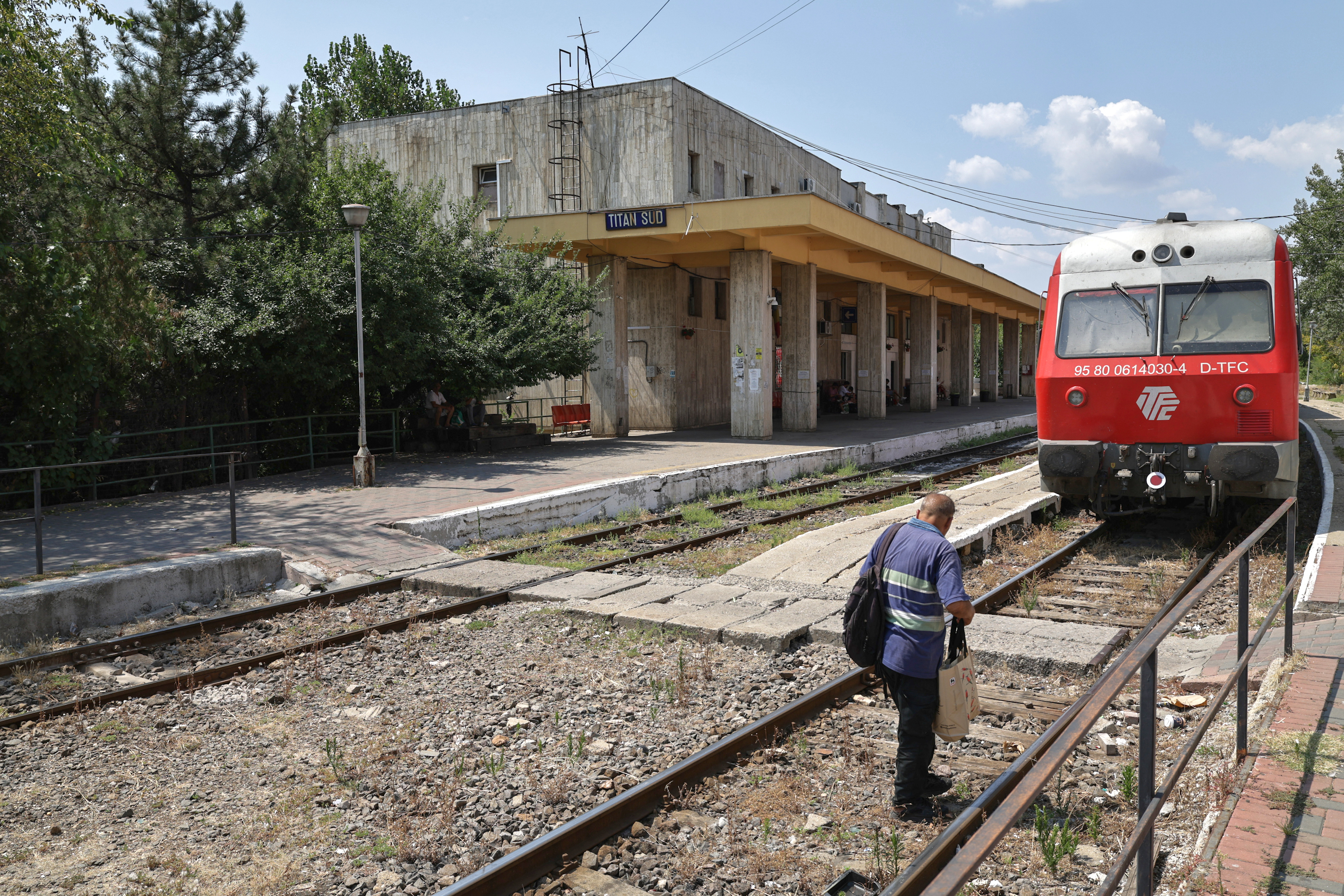 O gară și un capăt de linie într-un București uitat: între o halbă de bere și drumul spre Oltenița cu 16 opriri
