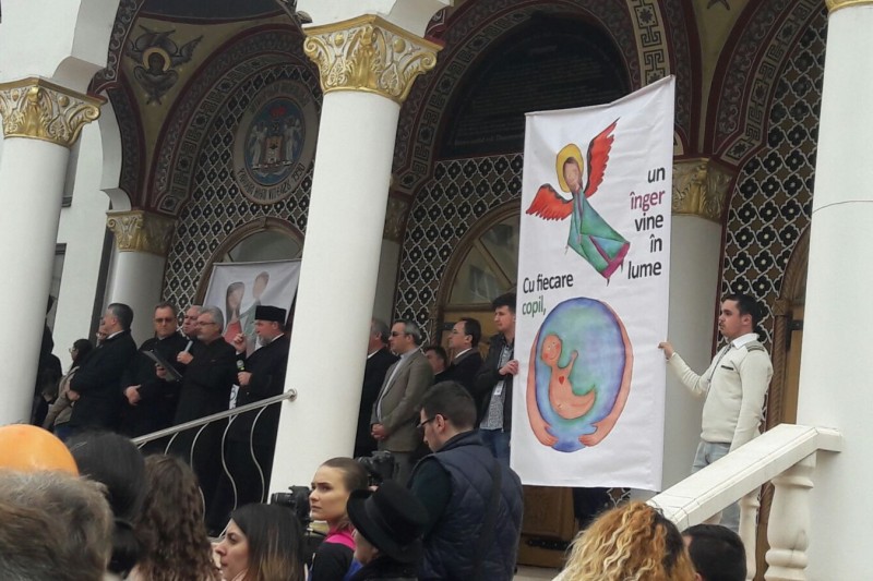 UPDATE. Marș pentru viață 2017 | Mii de oameni au ieșit în stradă în București și în mai multe orașe din țară / FOTO&VIDEO