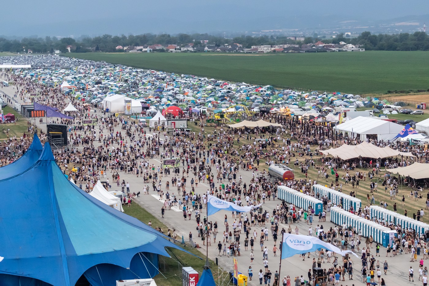 Un festival de muzică din Slovacia, anulat din cauza unei furtuni puternice. 15 persoane au fost rănite