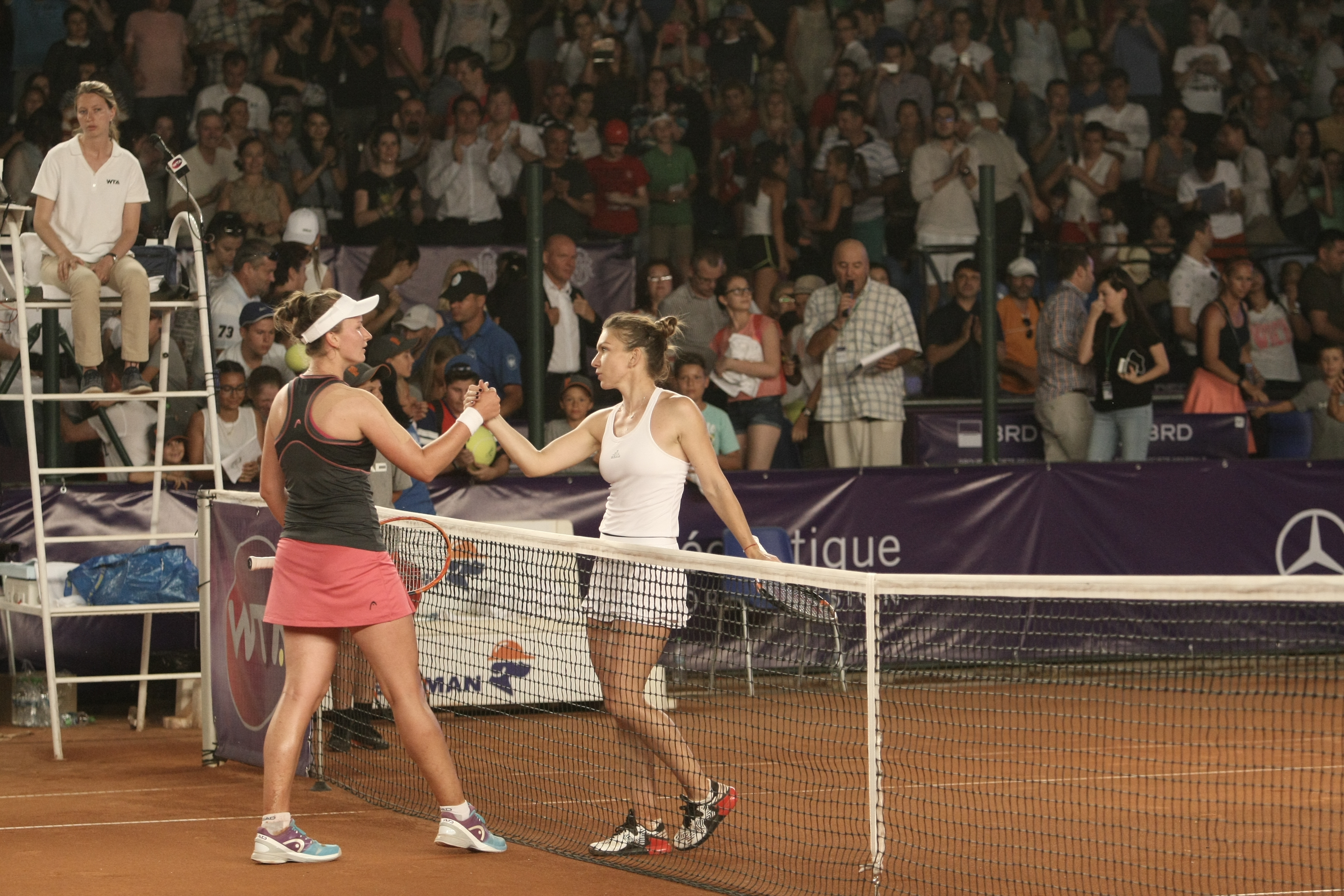Openul de tenis al României. Cele mai spectaculoase instantanee surprinse la meciul Simonei Halep / GALERIE FOTO