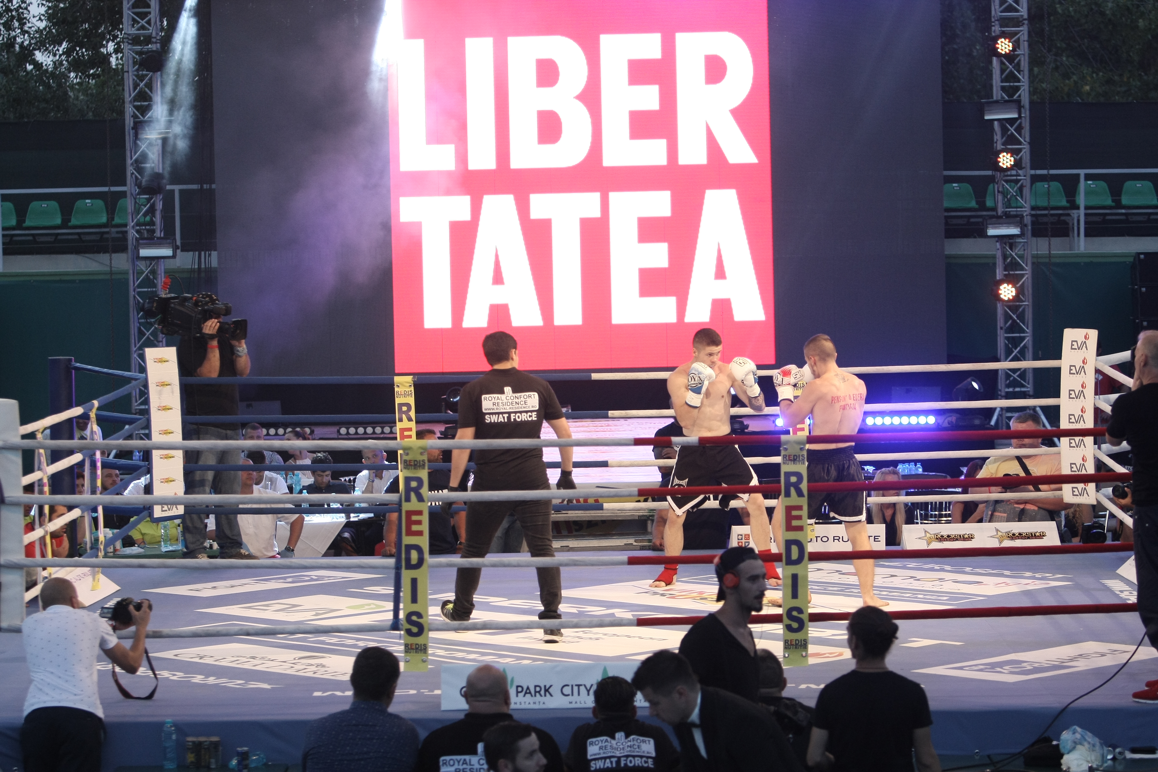 Superkombat. Seară cu pumni și cu picioare, dar nu de domnișoare! Bacary Sagna a venit la show | REZULTATELE GALEI