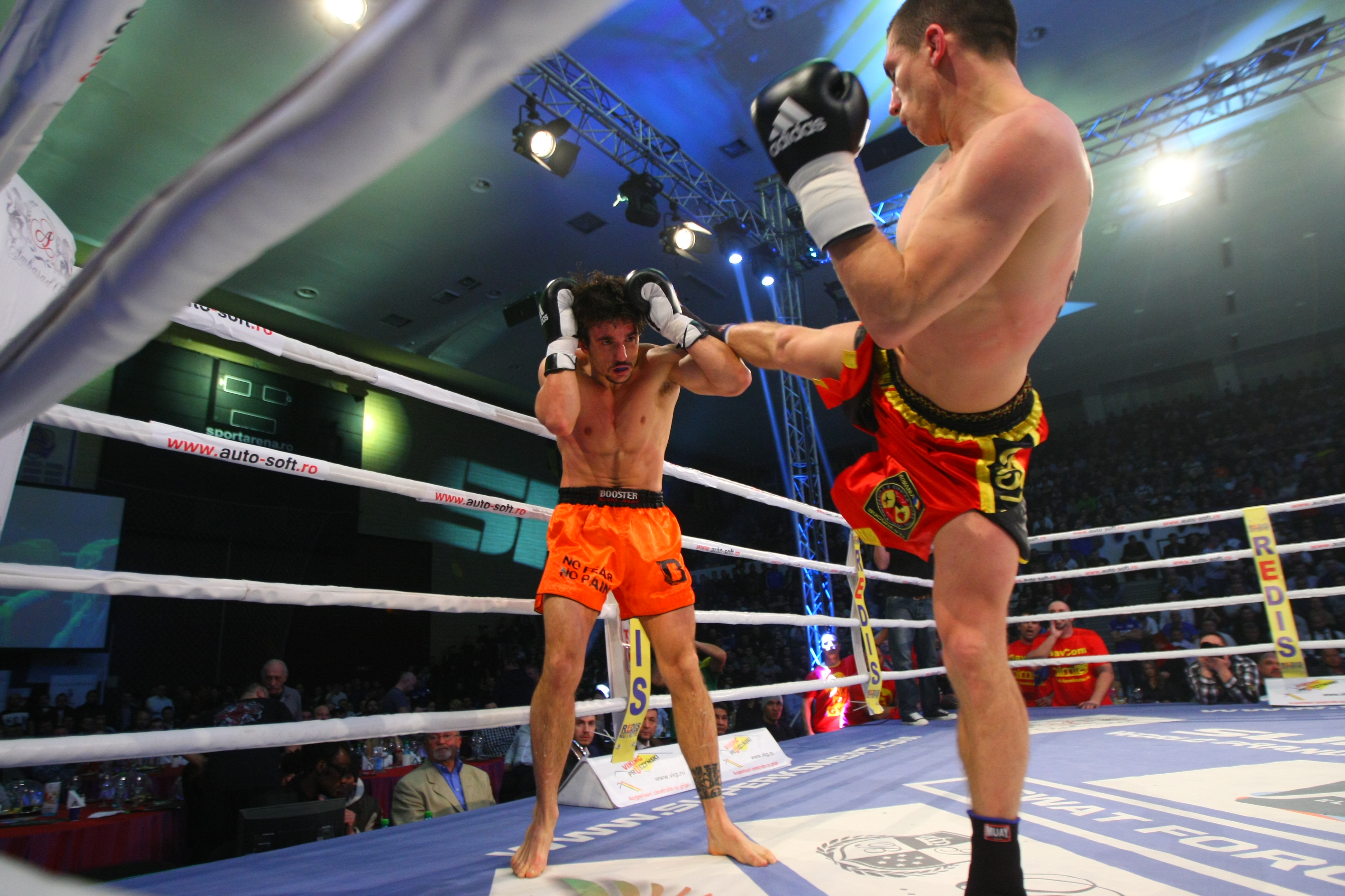Meciul în urma căruia Amansio Paraschiv a devenit campion mondial Superkombat New Heroes! VIDEO& FOTO