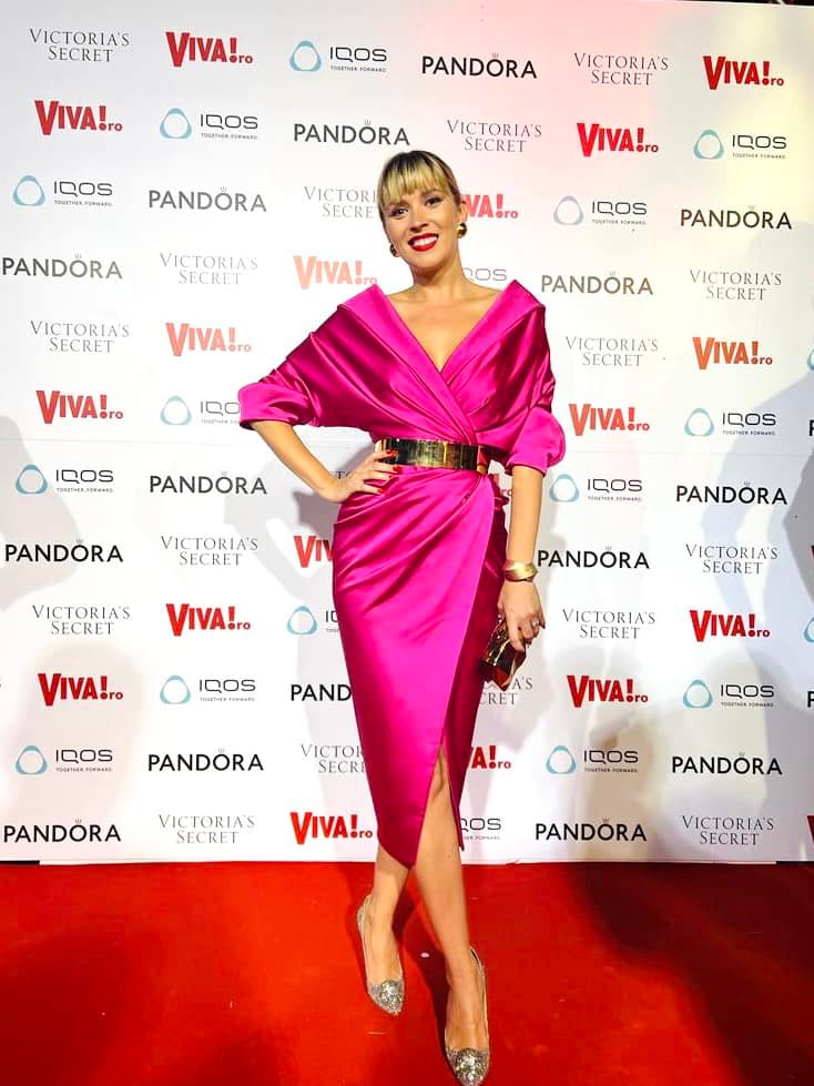 Diana Dumitrescu, schimbare radicală de look. Fanii nu au mai recunoscut-o pe stradă: „Îmi permit liniștită să ies nemachiată”