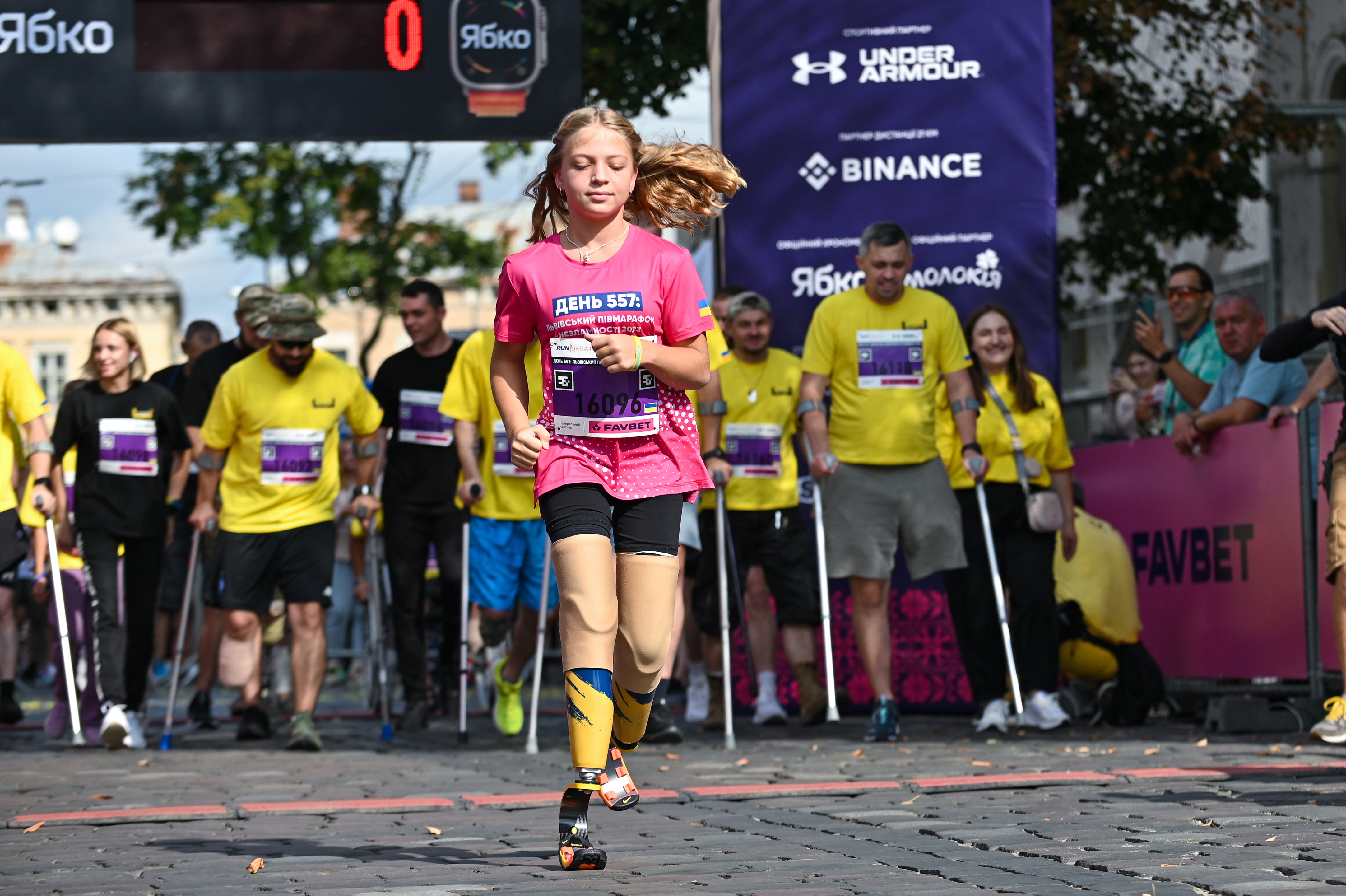 Iana, fetița care și-a pierdut picioarele în atacul de la Kramatorsk, va alerga la maratonul de la Boston: „Strâng bani pentru proteze pentru soldați”