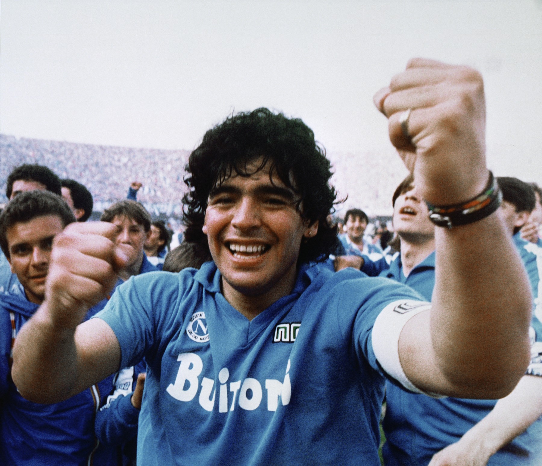 Diego Maradona a murit la 60 de ani. Trei zile de doliu în Argentina