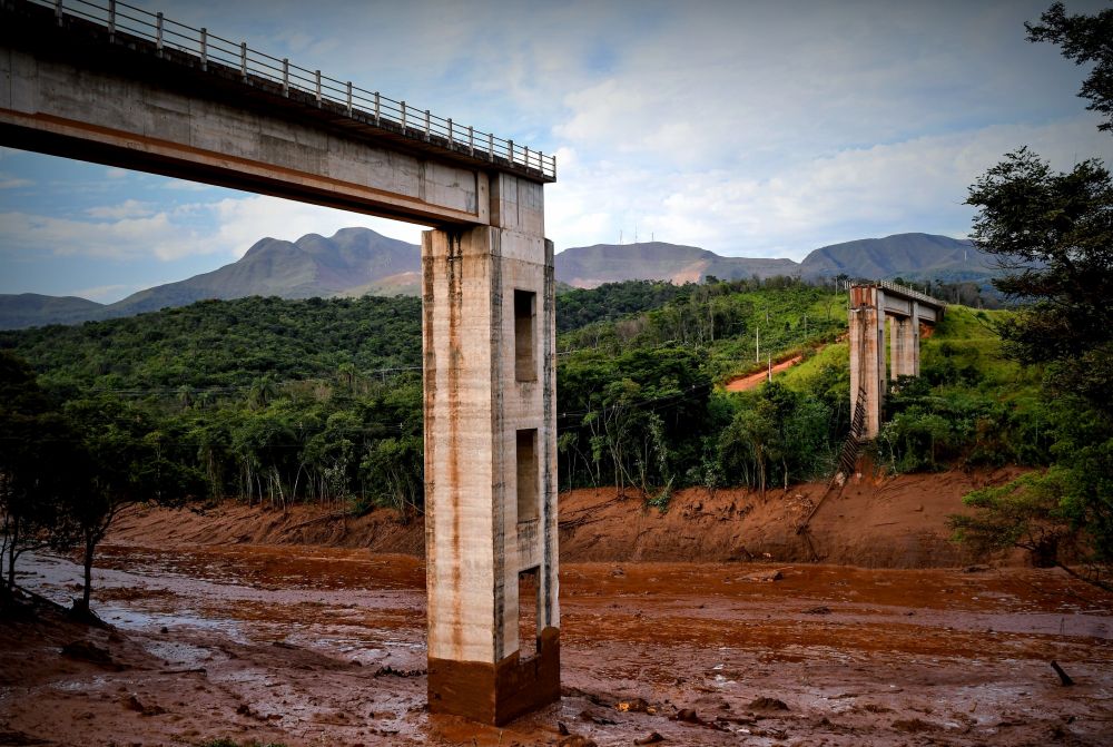 Cinci persoane au fost arestate în Brazilia, după tragedia provocată de ruperea unui baraj minier