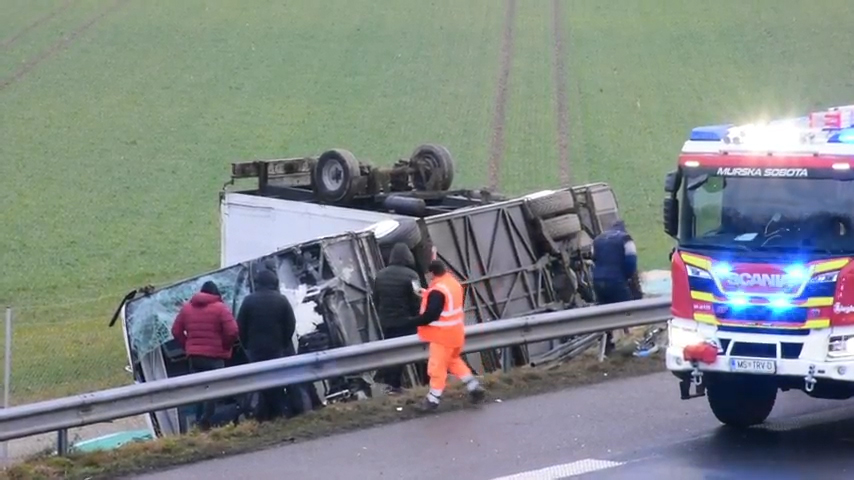 Autocar cu români răsturnat în Slovenia. Trei români au murit și alți patru au fost răniți