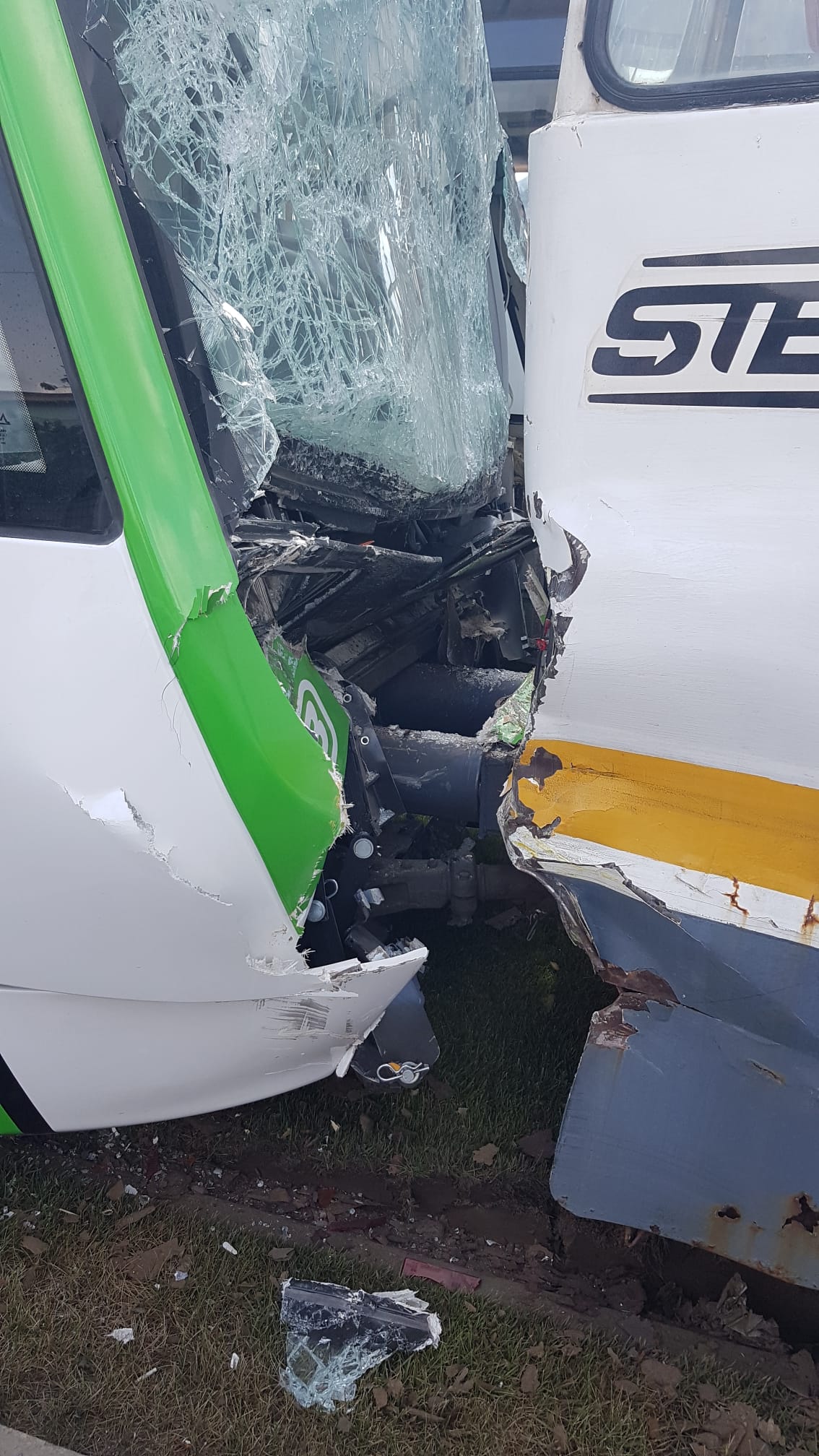 Două tramvaie s-au tamponat pe Şoseaua Giurgiului. Circulaţia pe liniile 7, 19 şi 25 a fost blocată temporar