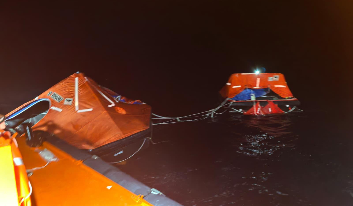 Nava cu GPL, lovită în Marea Neagră, încă arde la mai bine de 24 de ore de la incident. Oana Țoiu: „Ne așteptăm ca Rusia să continue această amenințare generală”