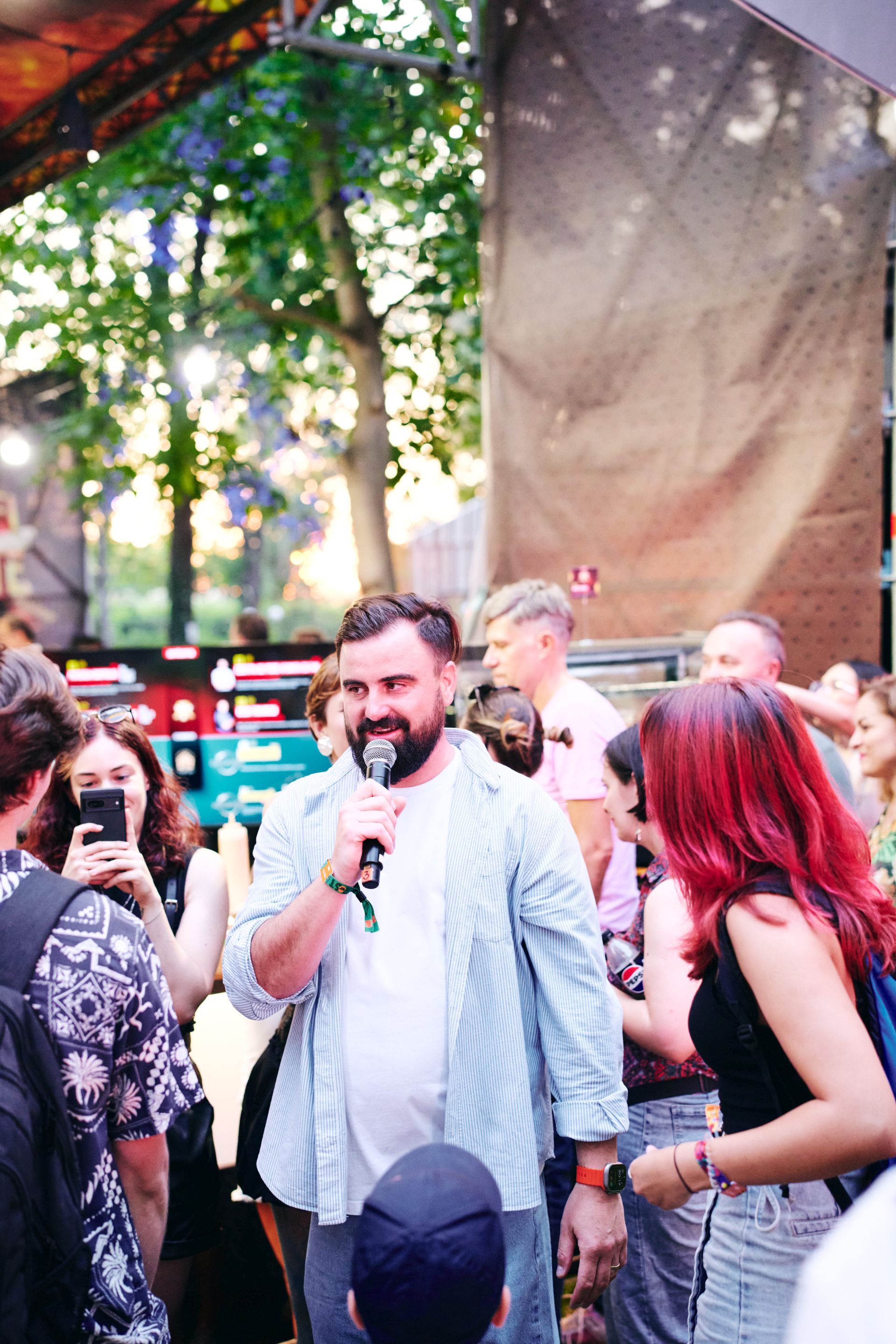 Cum au fost surprinși jurații de la „Chefi la cuțite” la Festivalul Summer Well 2025 de pe Domeniul Știrbey din Buftea