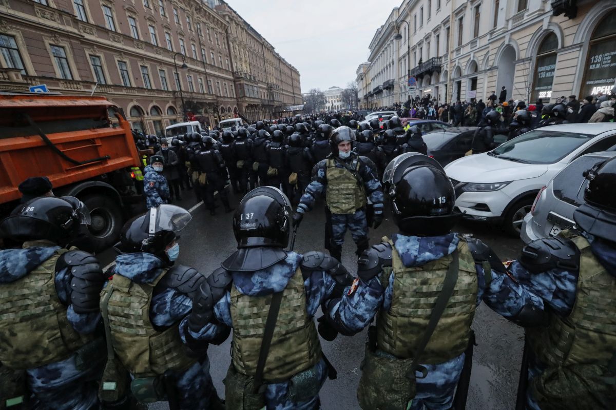 Protestele din Rusia | Peste 2.400 de oameni săltați, printre care și un copil. „Putin e un hoț!” și „Rusia fără Putin!”, au strigat manifestanții