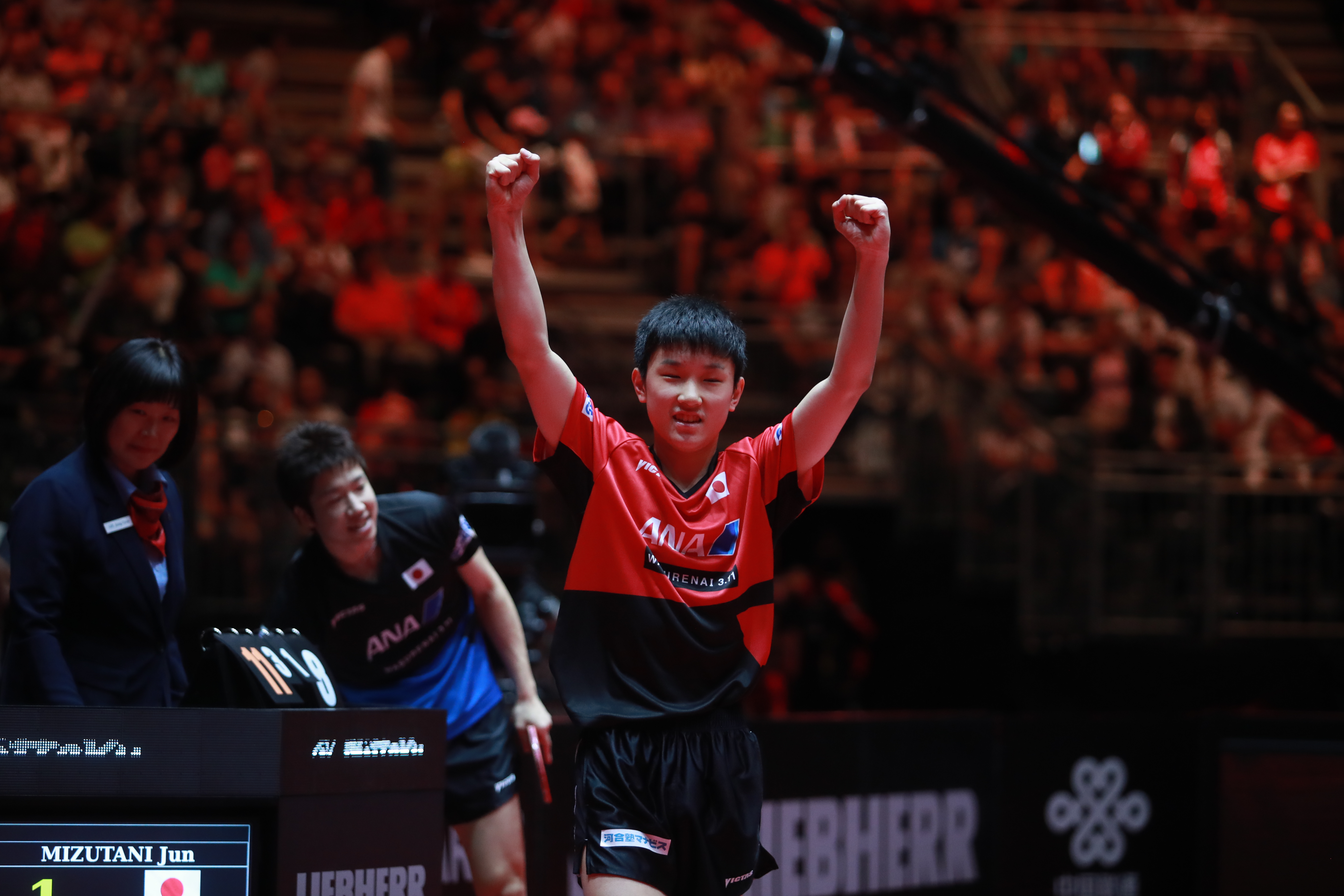 Surpriză uriașă la Campionatul Mondial de tenis de masă. Jun Mizutani, bronz la Rio, eliminat de un copil de 13 ani. Calificat în optimi / VIDEO