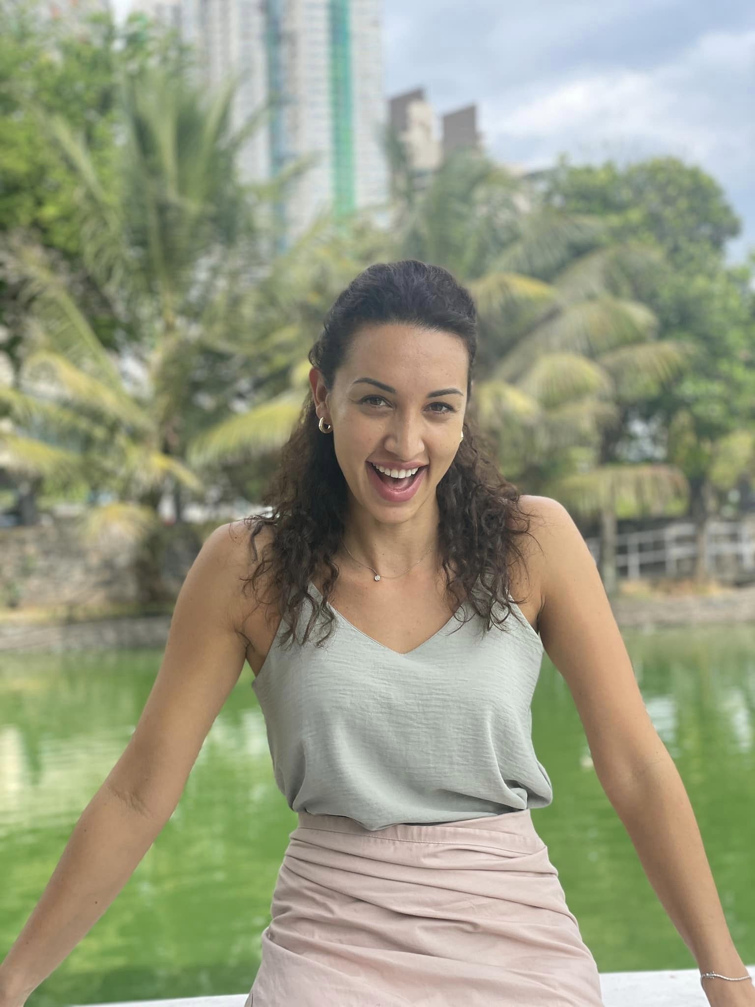 Câți bani câștigă Natalia Duminică, fosta concurentă de la „Survivor România”, pentru o seară de spectacol. E dansatoare de bellydance