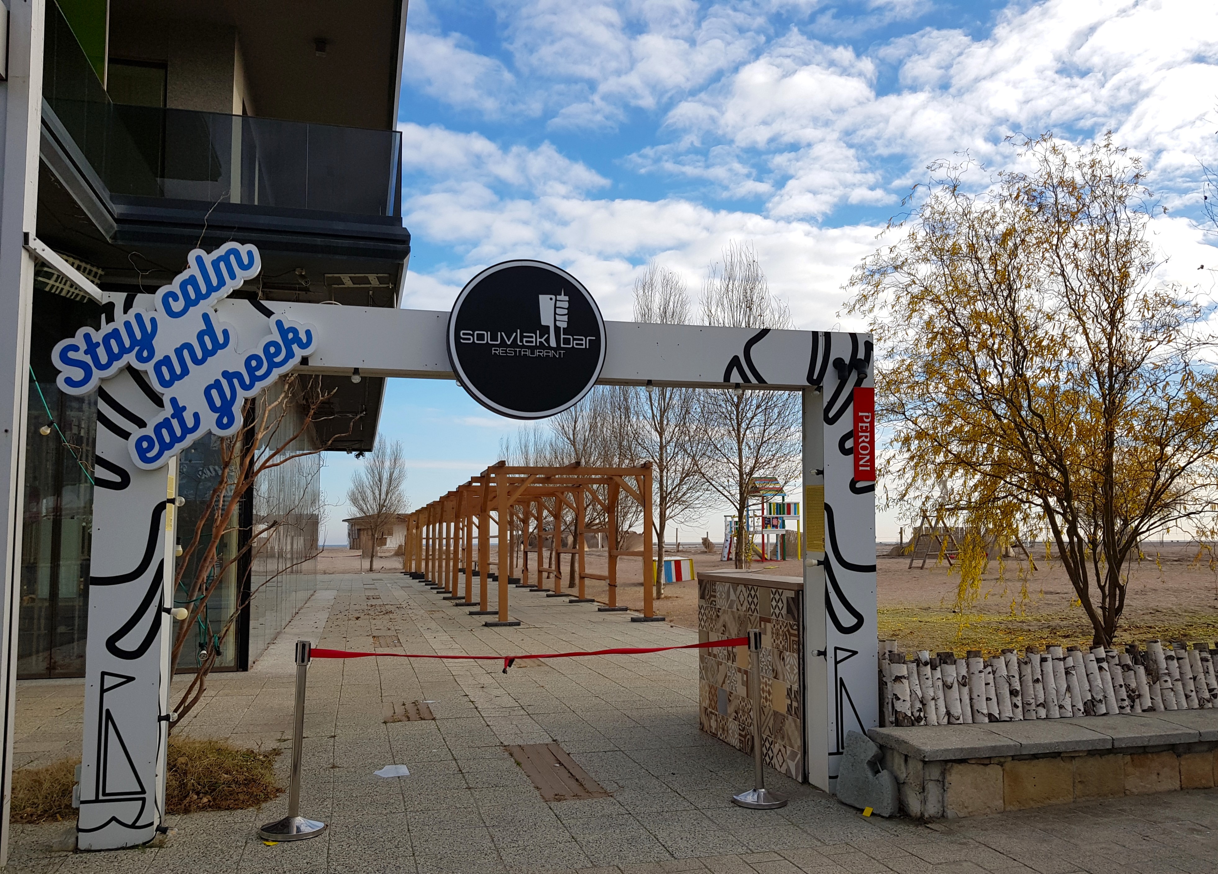 FOTOREPORTAJ Cum arată stațiunea Mamaia iarna: marea liniștii și plaja pescărușilor