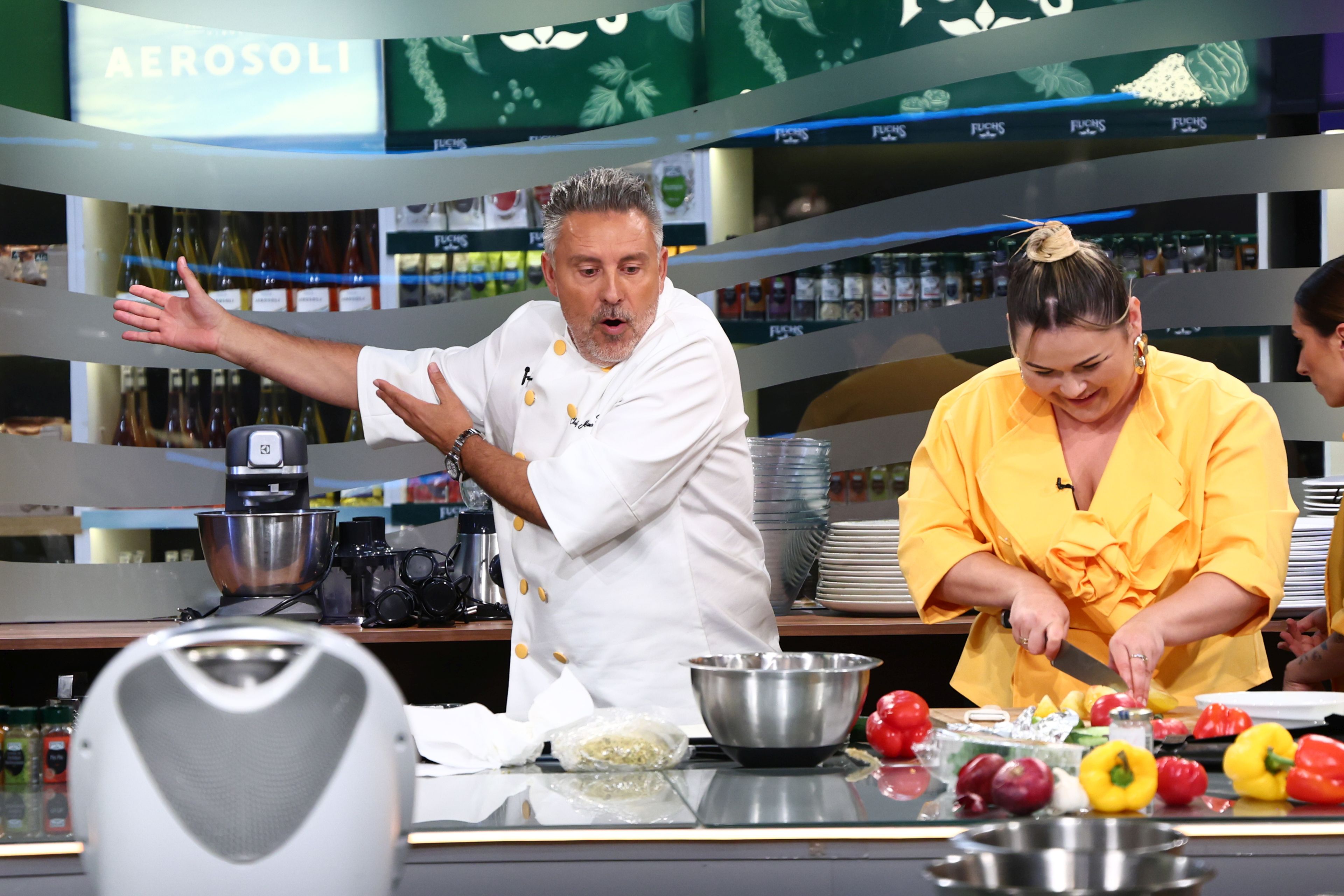 Chefi la cuțite 17 decembrie 2025. Competiția culinară ia o întorsătură neașteptată, după dubla eliminare din ediția trecută