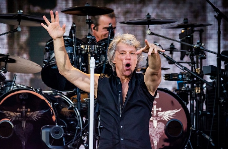 Bon Jovi a întrerupt concertul de la Madison Square Garden. Artistul le-a cerut fanilor să nu arunce biletele: „Trebuie să mă opresc”