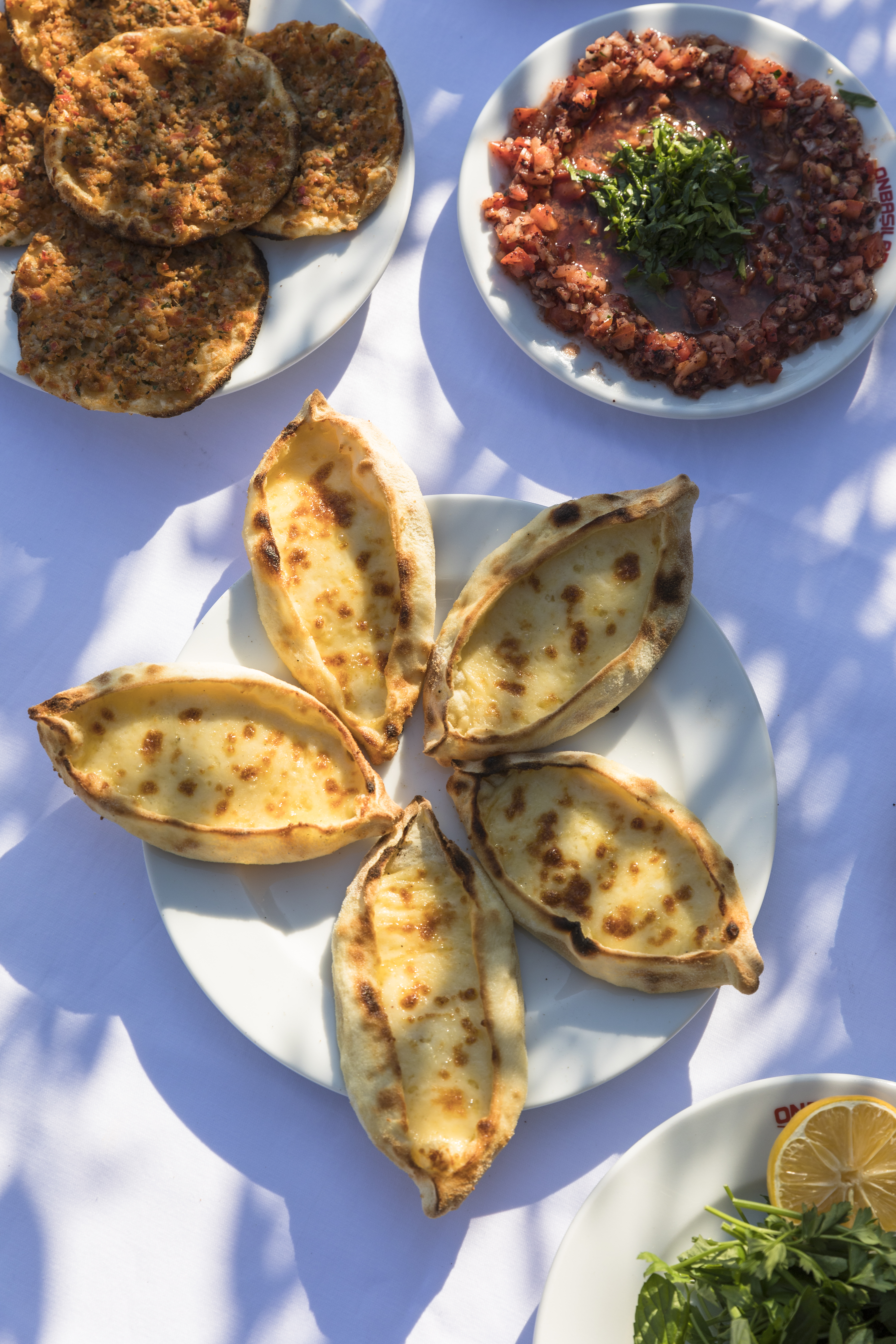 Povestea celei mai vechi pâini din lume. Unde a fost descoperită și ce istorie culinară a scos la iveală