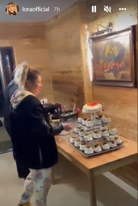 Lora și-a anulat concertele din acest weekend. Ce se întâmplă cu cântăreața: „Eu joc mima următoarele cinci zile”