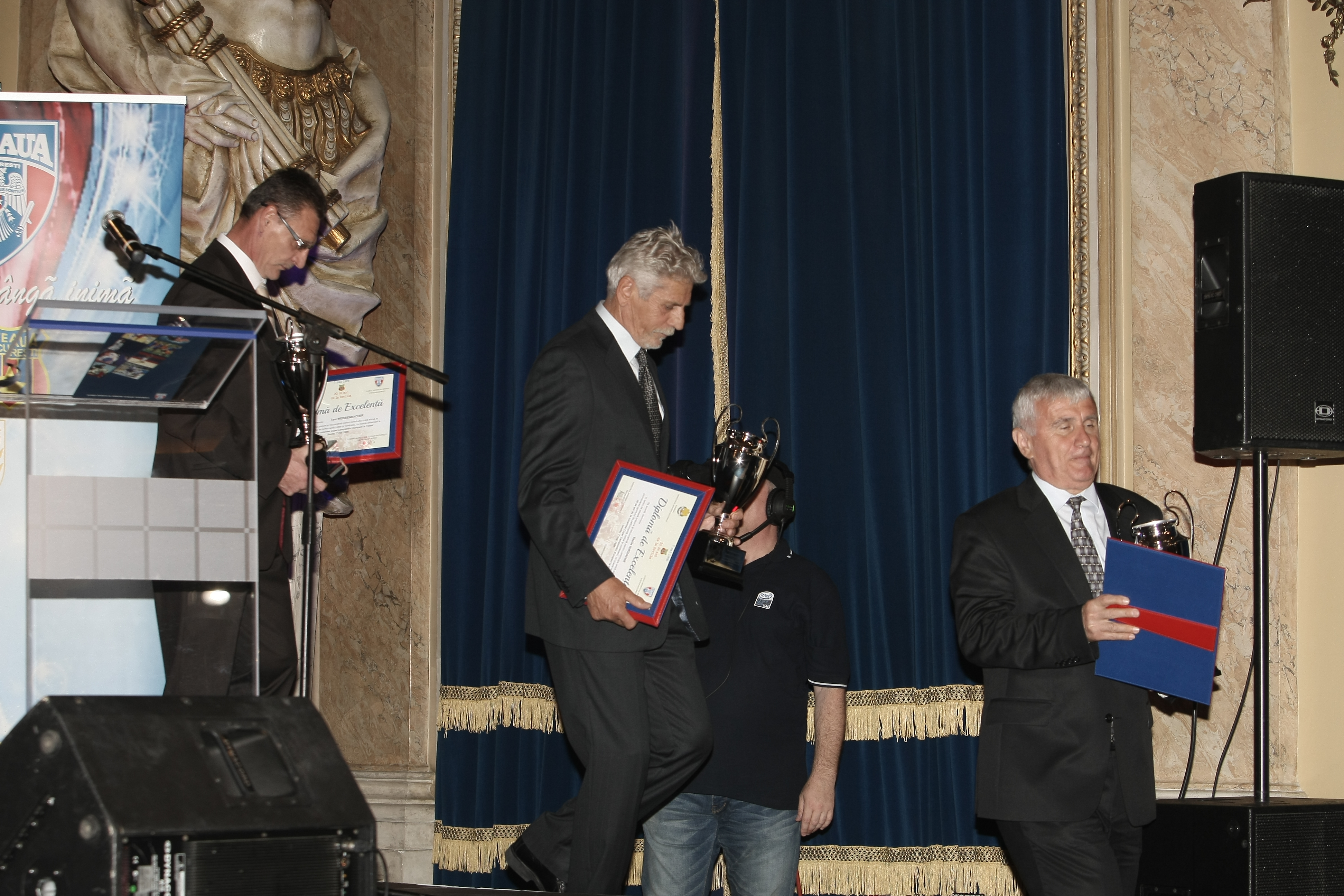 Eroii de la Sevilla au fost premiați de CSA Steaua, cu ocazia împlinirii a 30 de ani de la câștigarea CCE / FOTO și VIDEO