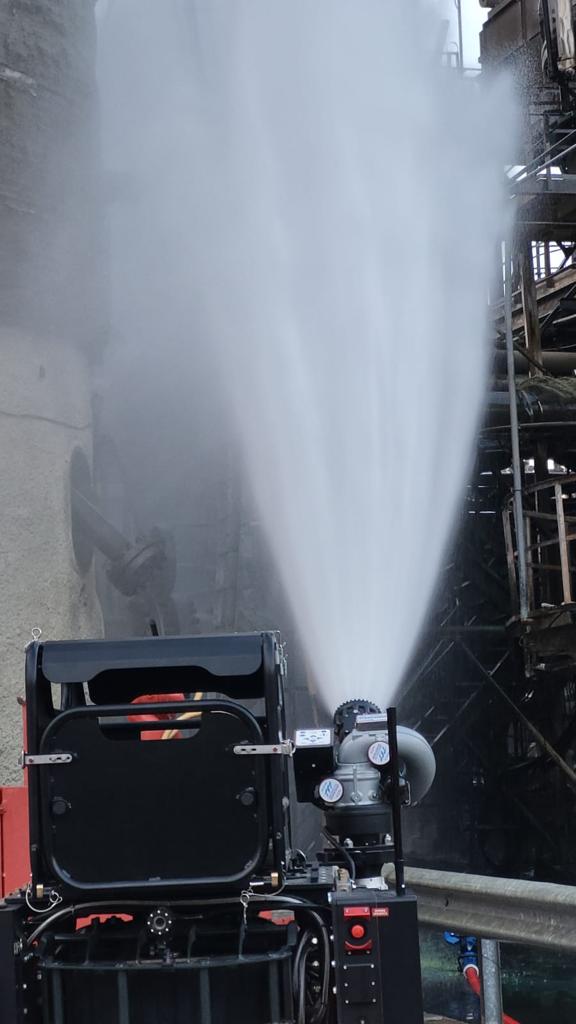 Incendiu la combinatul Petromidia din Năvodari. Nu sunt victime printre angajați