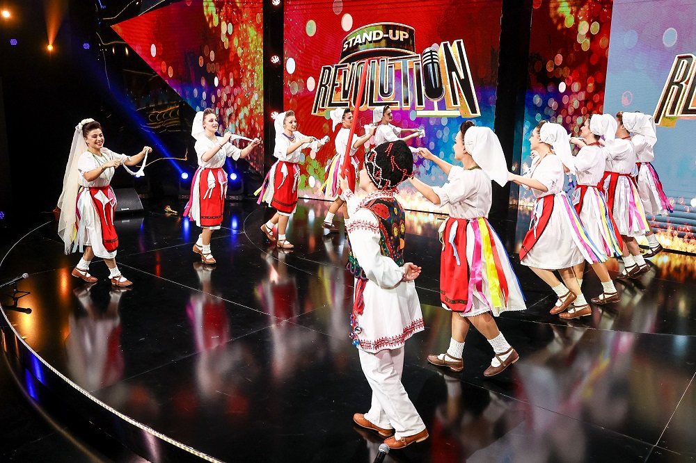 Nea Mărin, alături de fiica sa, Larisa, la TV. Cei doi au pregătit un moment special pentru „Stand-Up Revolution”