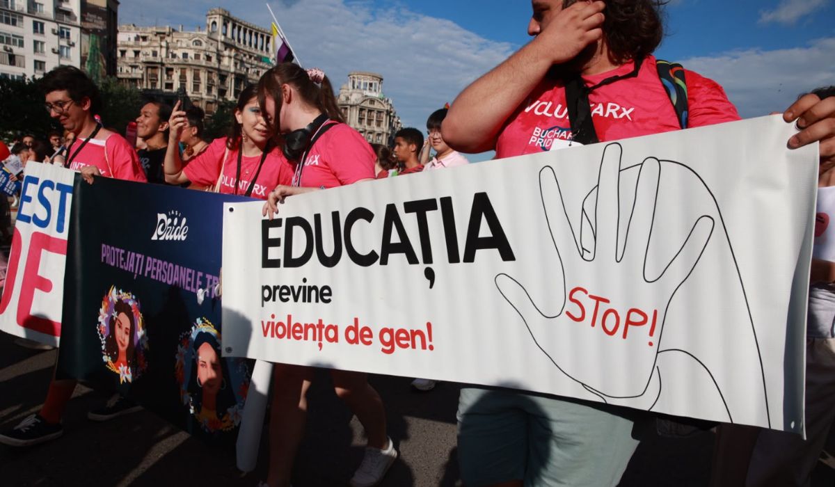 Marșul Bucharest Pride 2026: zeci de mii de oameni cer drepturi egale pentru comunitatea LGBT+ și parteneriat civil pe Calea Victoriei
