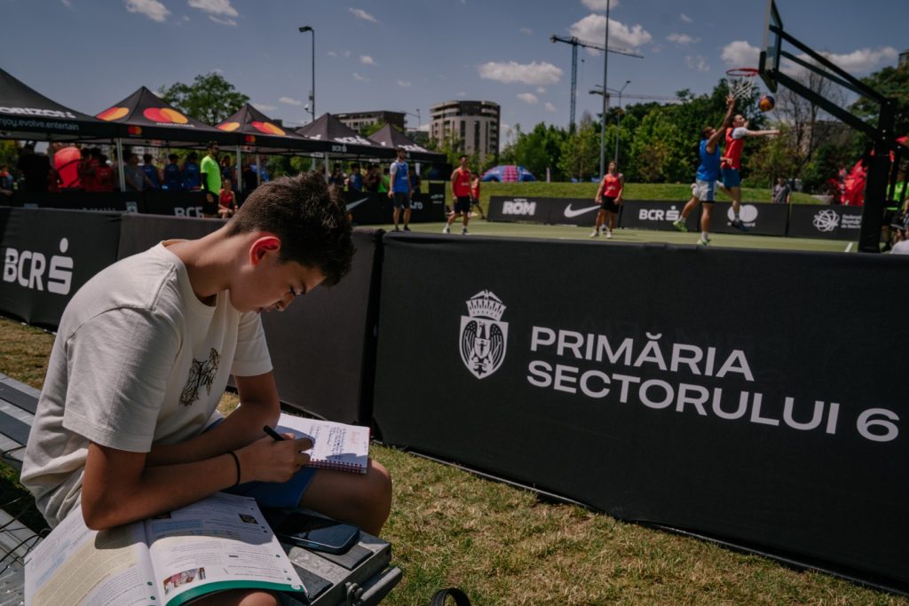 Cine a întors scaunul lui Theo Rose pe terenul de baschet? Super show și momente emoționante la BCR Sport Arena Streetball pe terenurile din Parcul Liniei