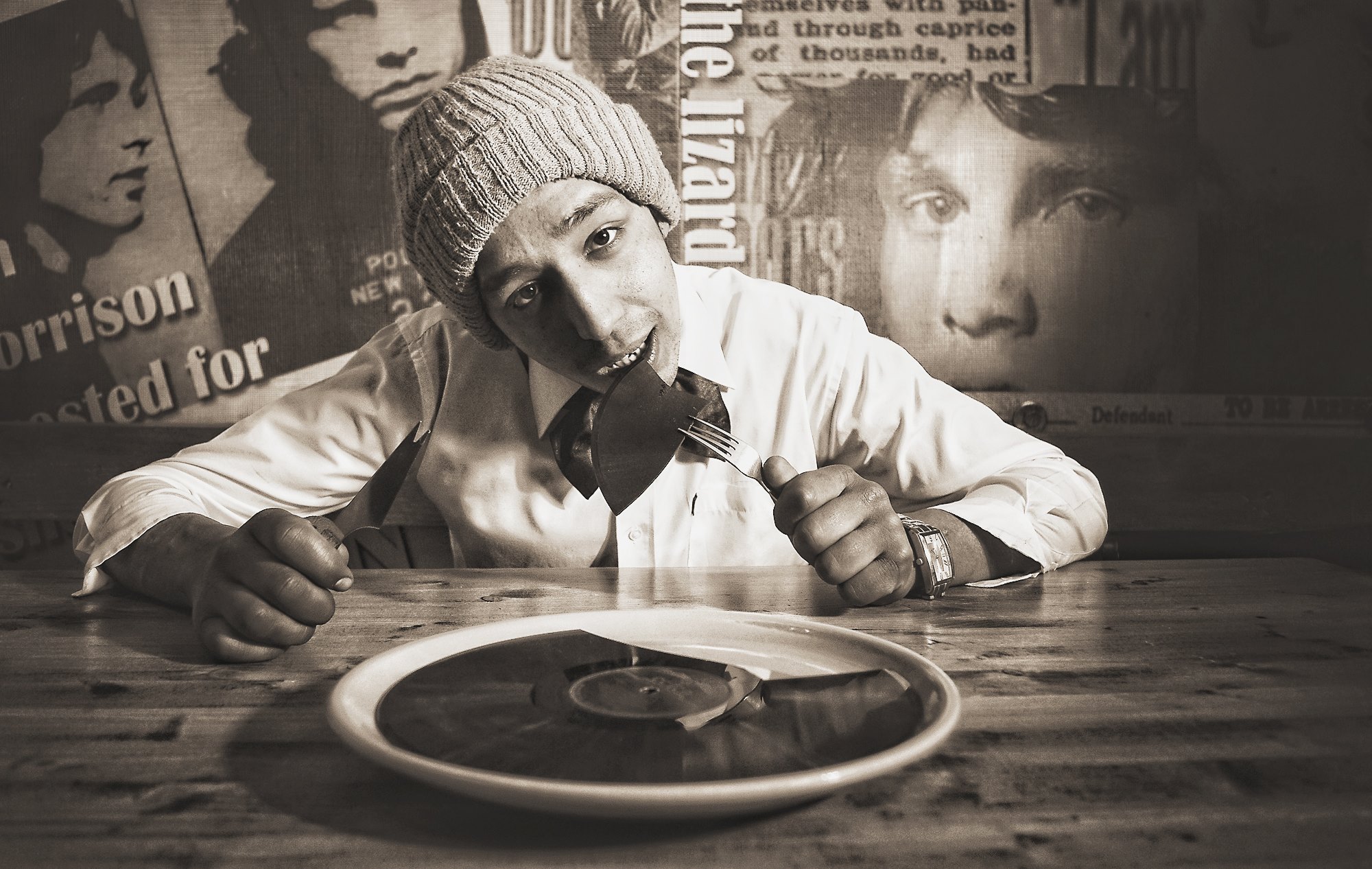 REPORTAJ: "Makelele“, povestea unui om al străzii din Brașov, devenit model pentru fotografi și personaj de copertă| GALERIE FOTO
