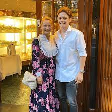 Ce poza are pe telefon Aris Melkior. Andreea Esca l-a dat de gol pe băiatul ei, care are 19 ani și studiază la Barcelona