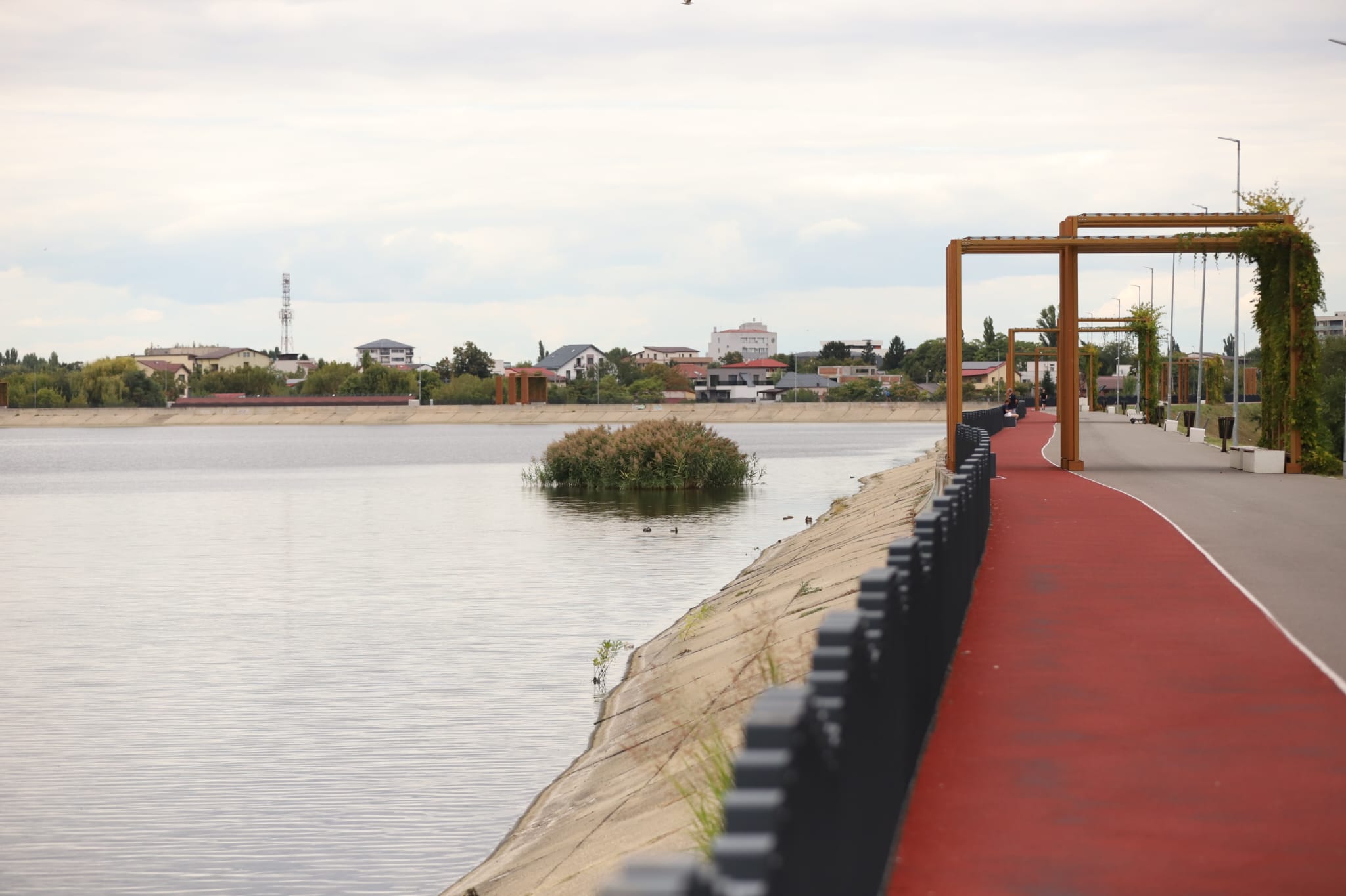 Insula Lacul Morii se deschide oficial bucureștenilor după o investiție spectaculoasă de 59 de milioane de lei 
