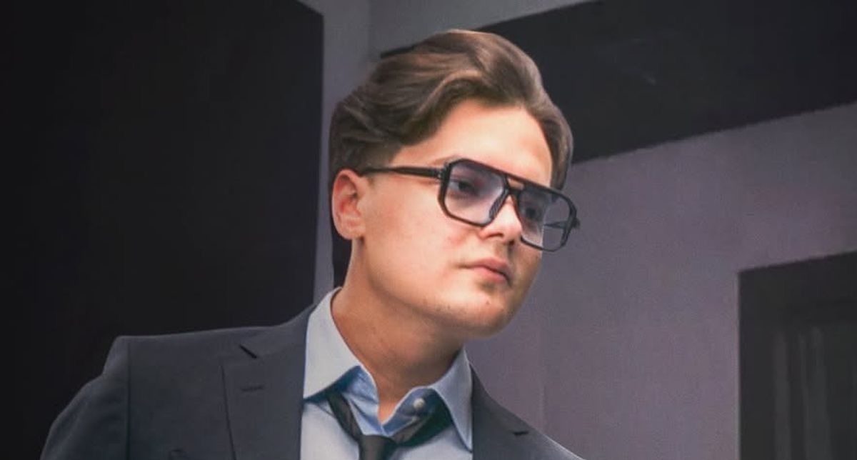 Motivul pentru care Selly și iubita Smaranda petrec Revelionul acasă. În alți ani, cuplul mergea la munte sau în altă țară: „E un trend”