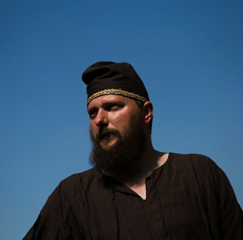 Președintele Asociației Culturale „Valea Dacilor”, găsit mort în casă de Ziua Națională. Rareș Demian a folosit un tricolor pentru gestul fatal