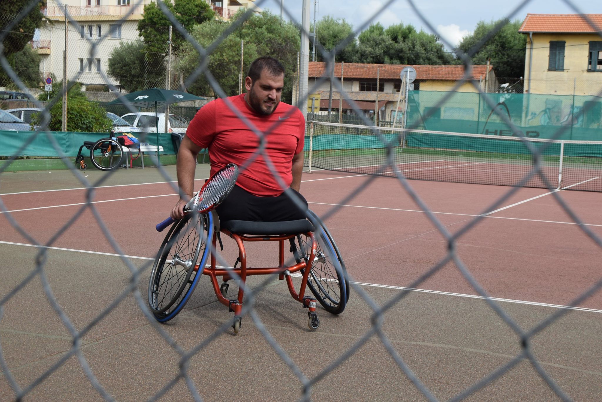 Un jucător de tenis face istorie pentru România. Pe locul 172 în lume, dintr-un scaun rulant. Un accident de mașină i-a schimbat viața / FOTO