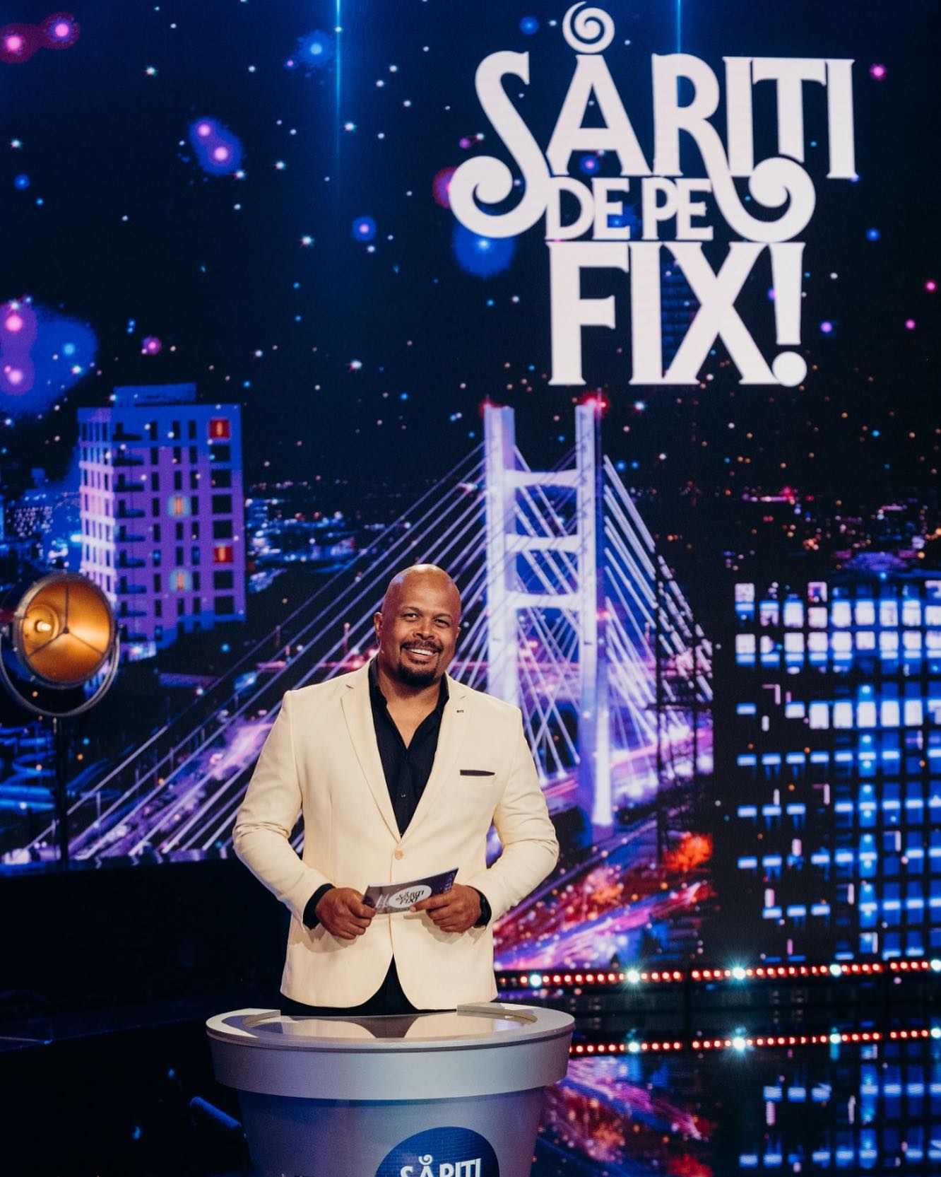 Cabral face dezvăluiri din culisele emisiunii „Săriți de pe fix!”. Încep filmările sezonului 2 : „Lista de invitați este cel puțin la fel de surprinzătoare”
