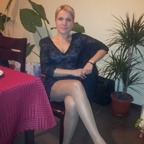 Naste din Berceni, vedeta petrecerilor de după ’89, cântă și astăzi la restaurante. Fosta solistă Albatros a îngropat trecutul și se prezintă Iolanda Cristea