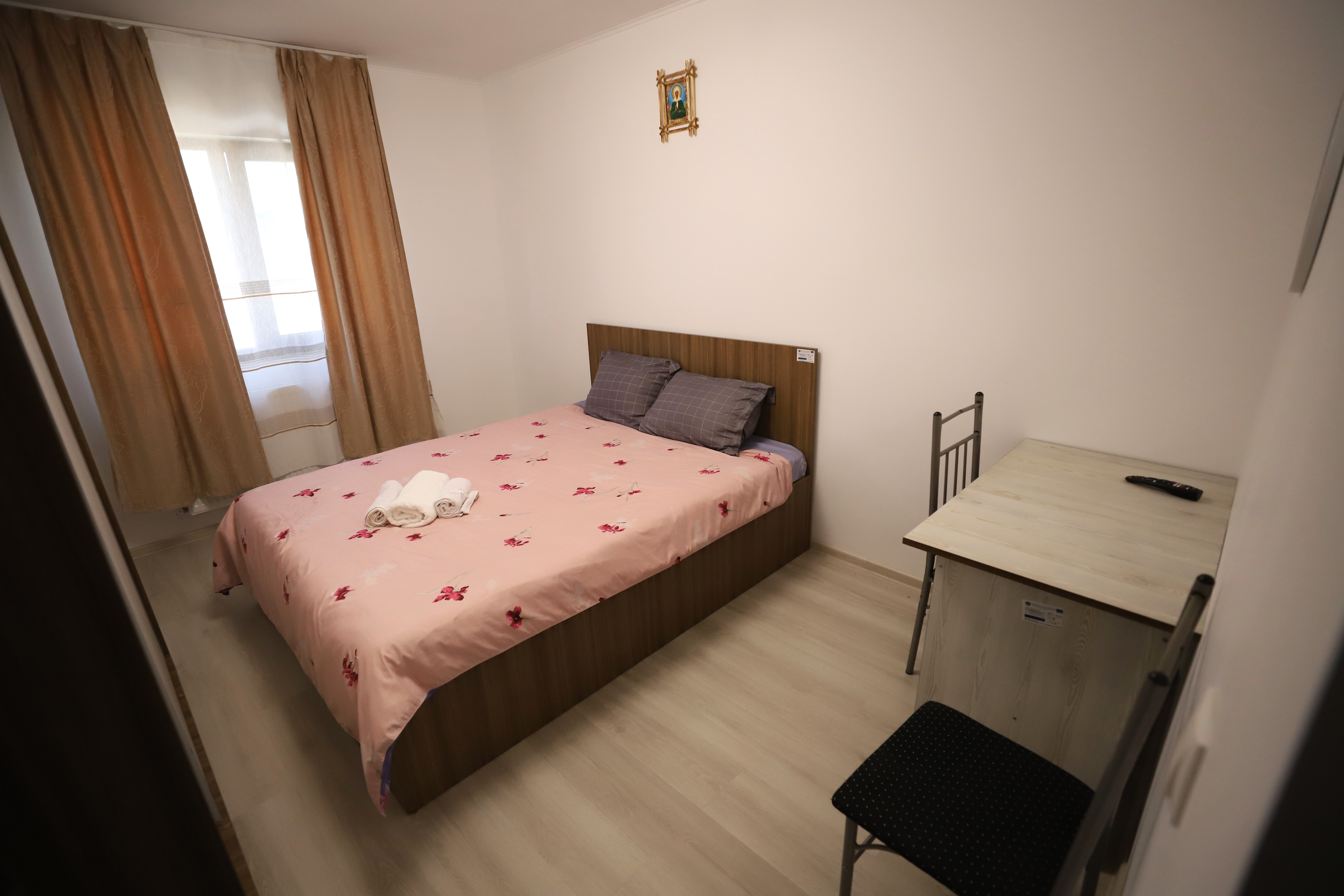 Părintele Balaban a deschis cu fonduri europene prima pensiune din Dăeni, Tulcea: „Am crezut în visul ăsta când nimeni nu credea!”