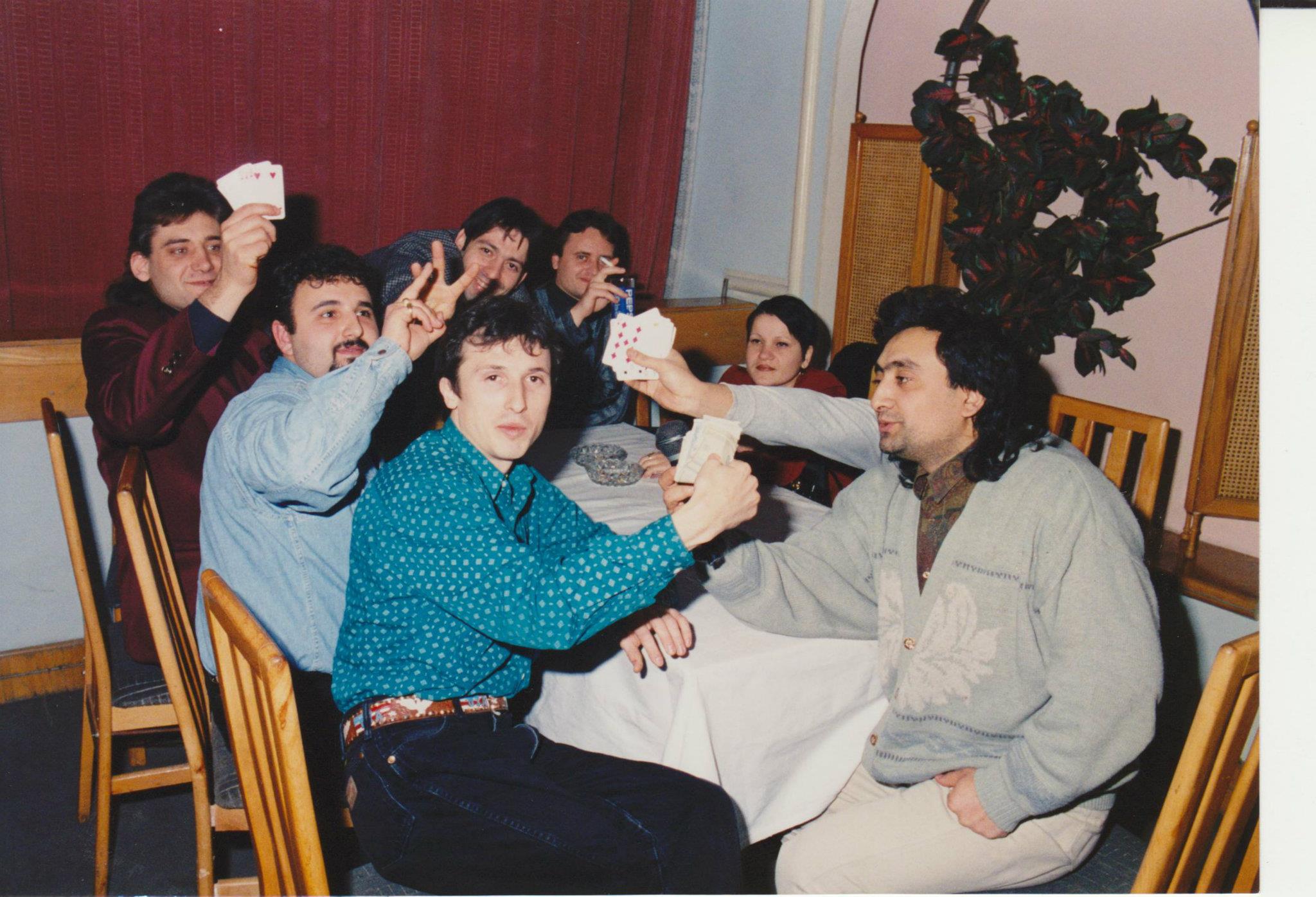 Naste din Berceni, vedeta petrecerilor de după ’89, cântă și astăzi la restaurante. Fosta solistă Albatros a îngropat trecutul și se prezintă Iolanda Cristea