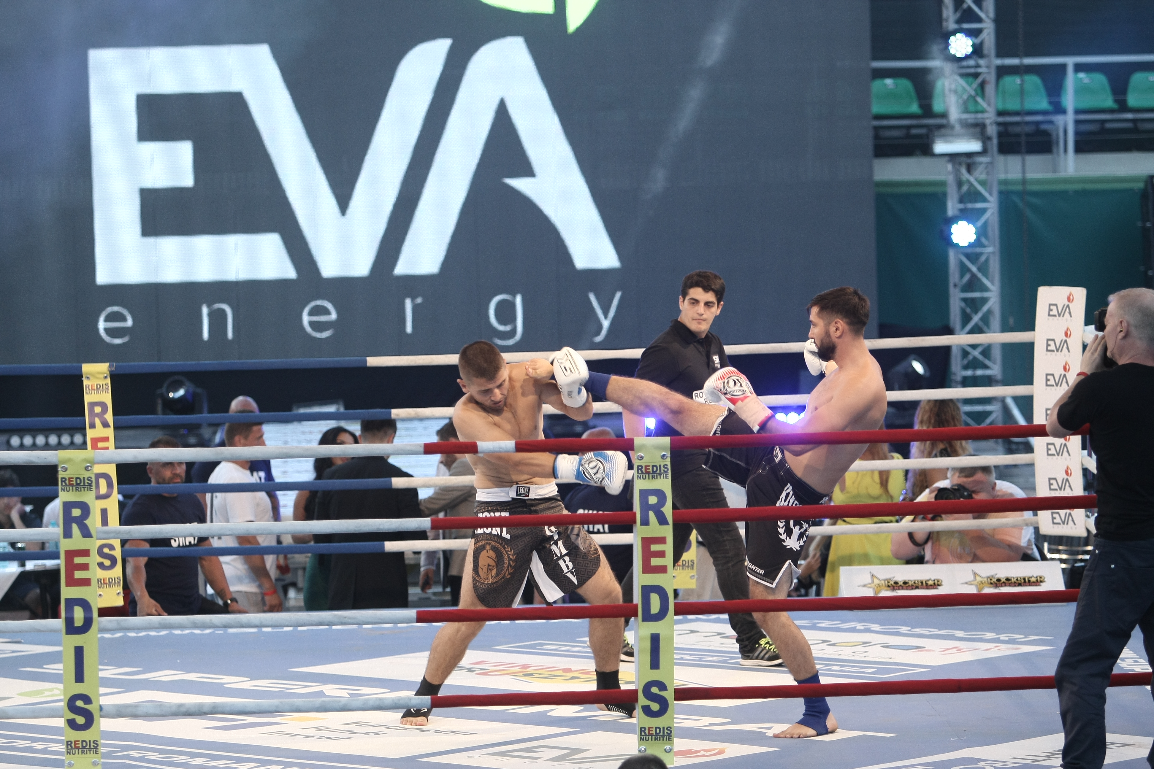 Superkombat. Seară cu pumni și cu picioare, dar nu de domnișoare! Bacary Sagna a venit la show | REZULTATELE GALEI