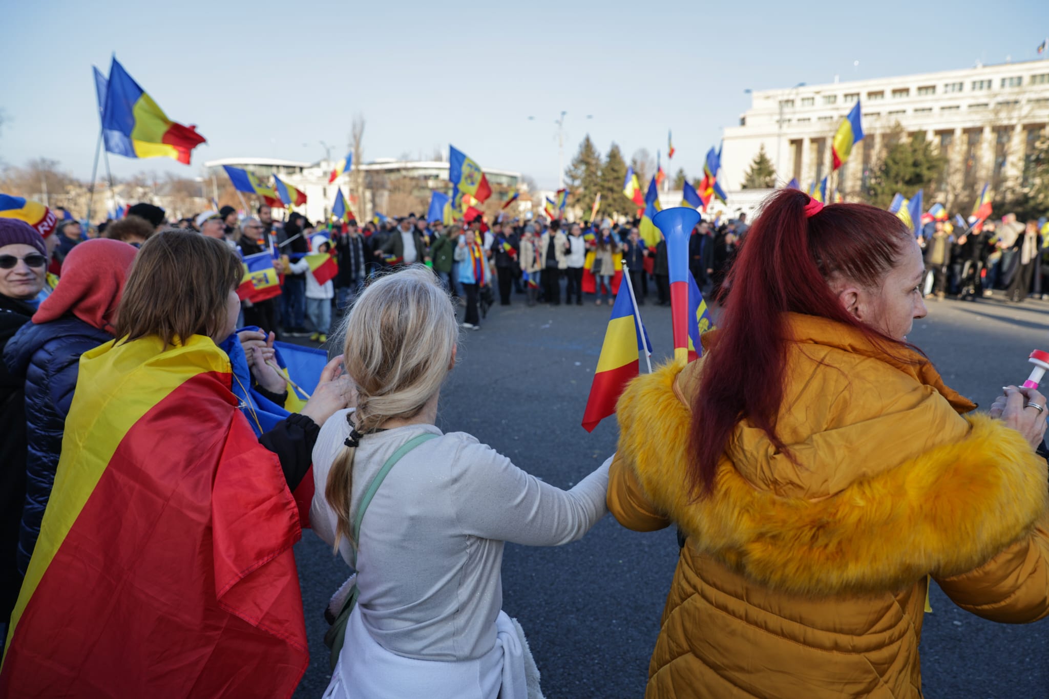 Sindicaliștii din Piața Victoriei au plecat când au ajuns susținătorii lui Călin Georgescu, veniți din Parcul Tineretului