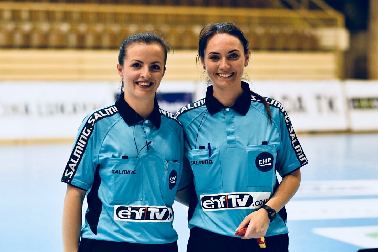 Și arbitrajul are frumusețea lui! Povestea cuplului Georgiana Lungu - Mihaela Paraschiv, ”fluierașe” la handbal: ”Ca jucătoare, aveam șanse mai mici să ajungem sus, din cauza taliei”