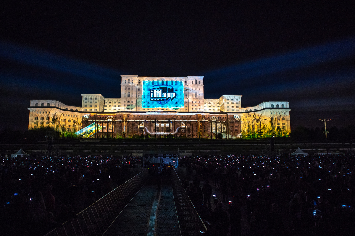 iMapp Bucharest 2021, evenimentul care luminează sâmbătă Palatul Parlamentului. Care e programul
