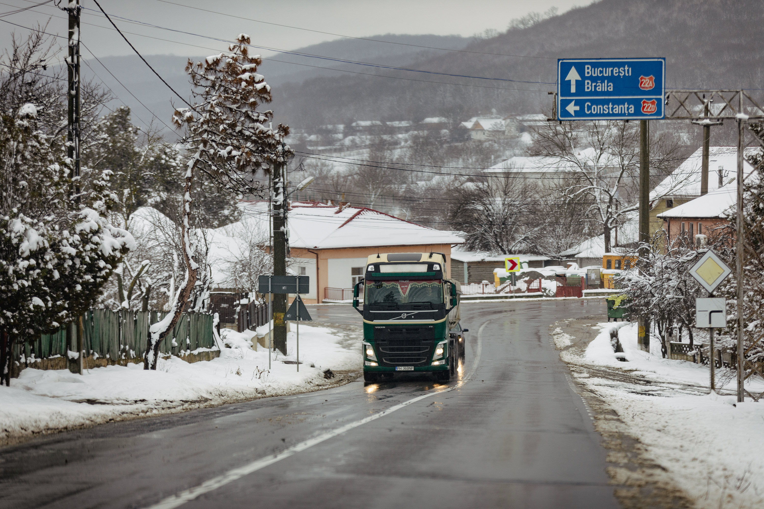 Ajuns voluntar în Vama Isaccea, un ucrainean din orașul Herson povestește cum îi descriu prietenii lui viața sub ruși: „Cтрах. Frică. Orașul e pustiu”