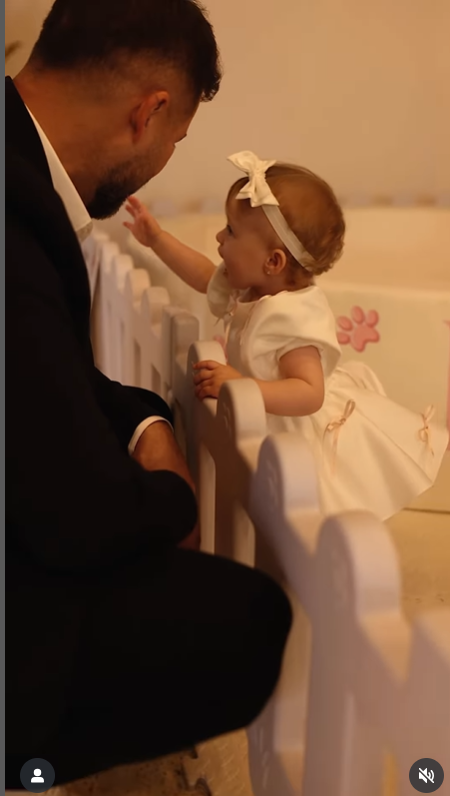 Ivana, fetița Iustinei și a lui Cornel de la „Insula Iubirii”, a împlinit 1 an. Imagini de la petrecerea micuței