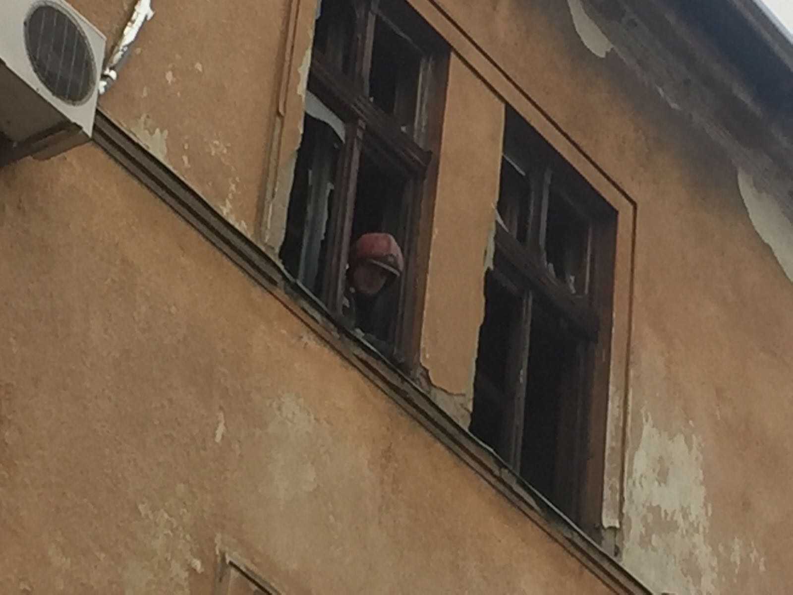 UPDATE: Un bărbat din Timișoara a incendiat casa fostei soții în timp ce femeia era la cumpărături. Bărbatul a fost reținut