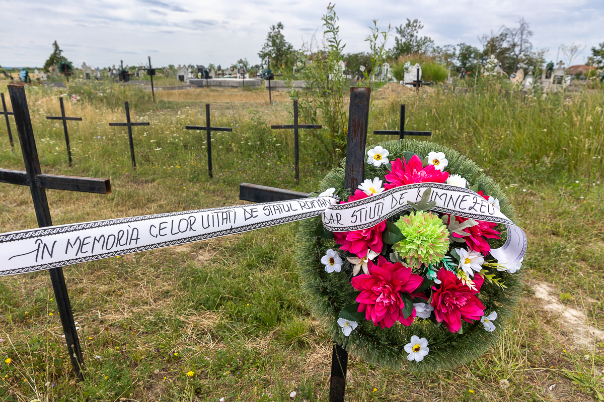 Cimitirul cu necunoscuți din Dumbrava. Viorel Pașca: „Toată lumea, indiferent de religie, are cruce la fel. Ca să nu se supere niciunul”