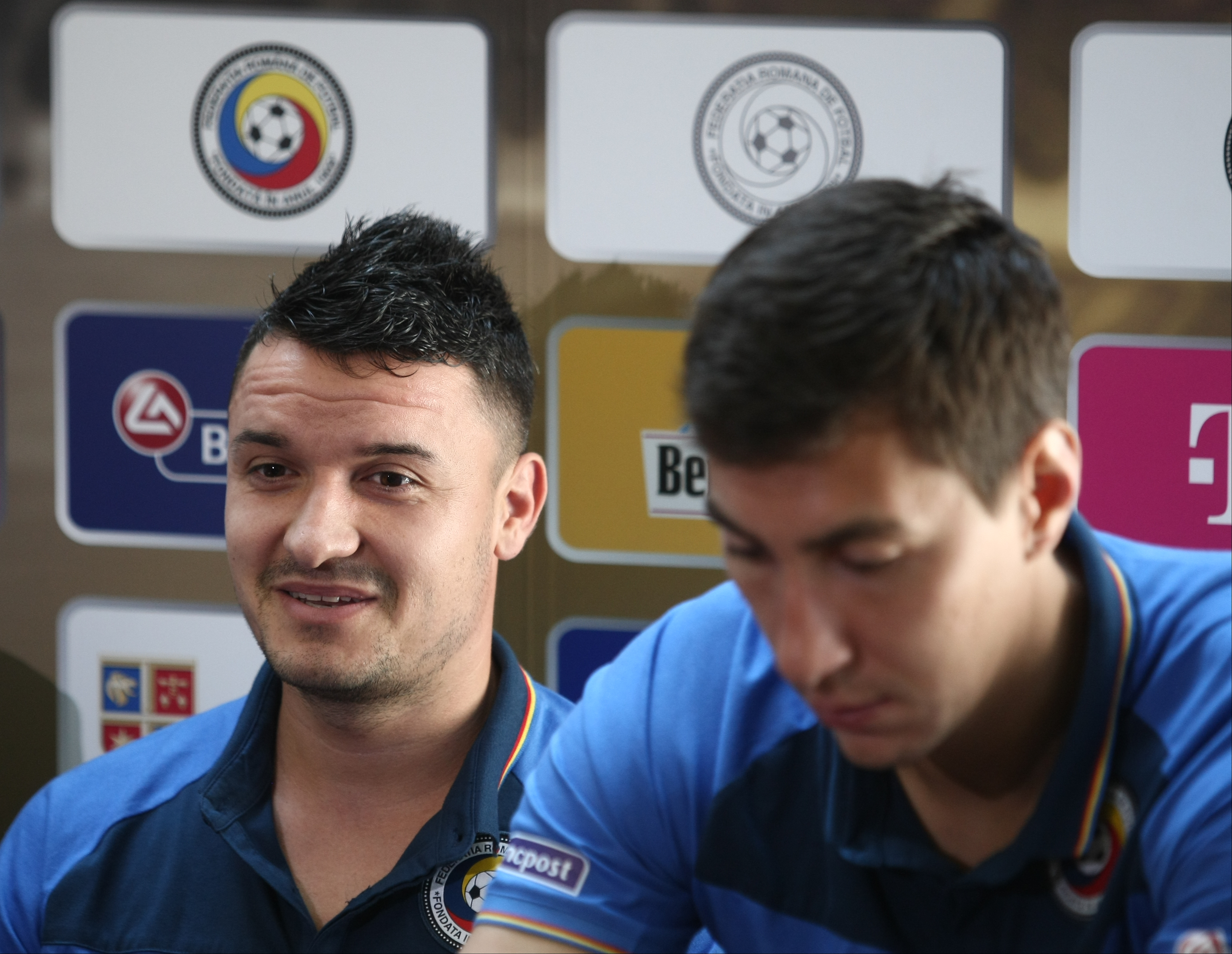 Schimb de replici fabuloase între Iordănescu și Budescu. ”Aștept să te apuci de fotbal”. ”Ce vrei, bă, cine ești?” / GALERIE FOTO