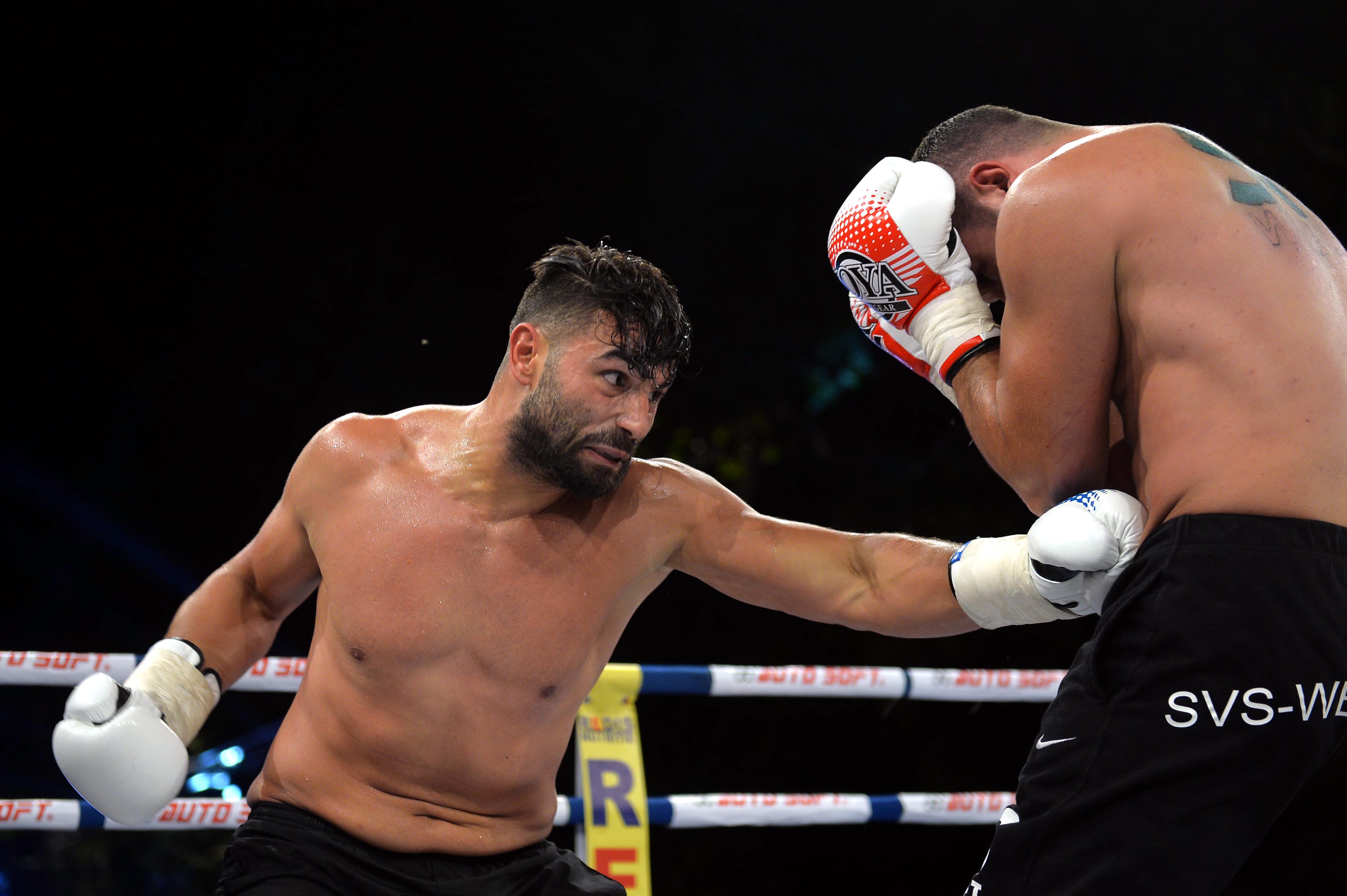 Andrei Stoica îşi păstrează centura de campion mondial / GALERIE FOTO&VIDEO